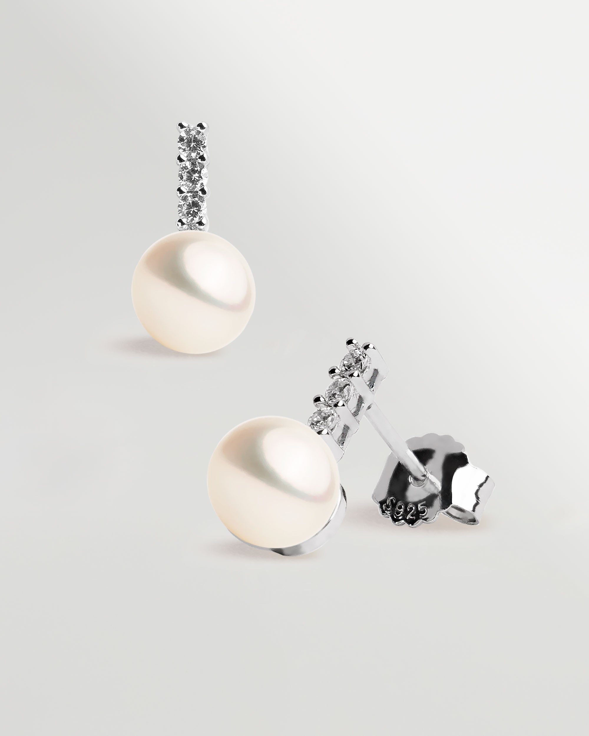 Pendientes Dandelion de perla botón 6-7 mm con circonotas | Colección Bloom