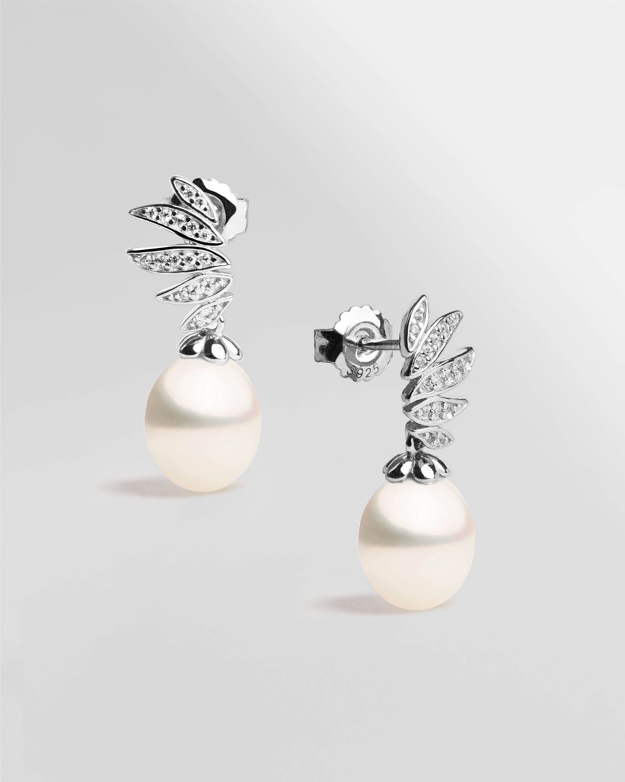 Pendientes Flora perla gota de agua 8-9 mm con circonitas | Colección Bloom