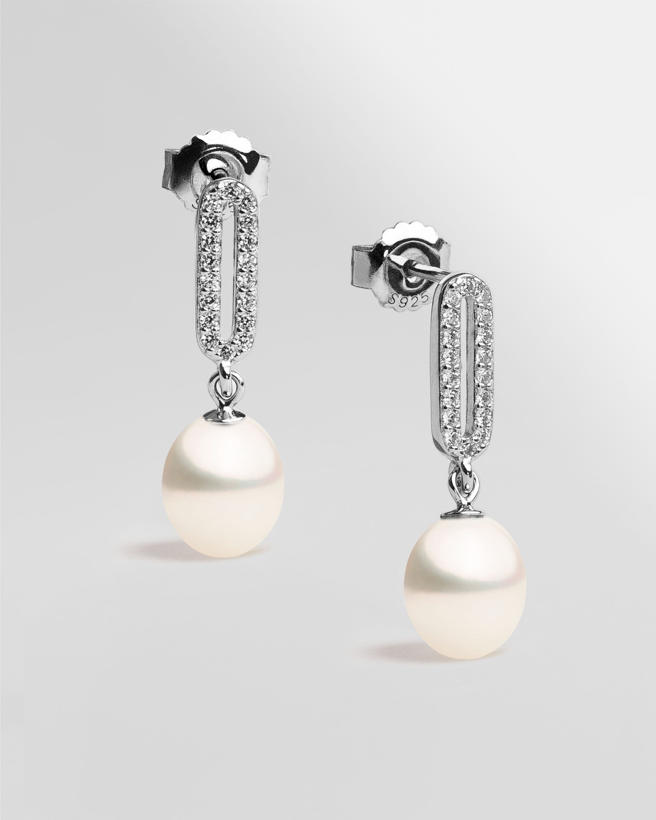 Pendientes Rosie perla gota de agua 7-8 mm con circonitas | Colección Bloom