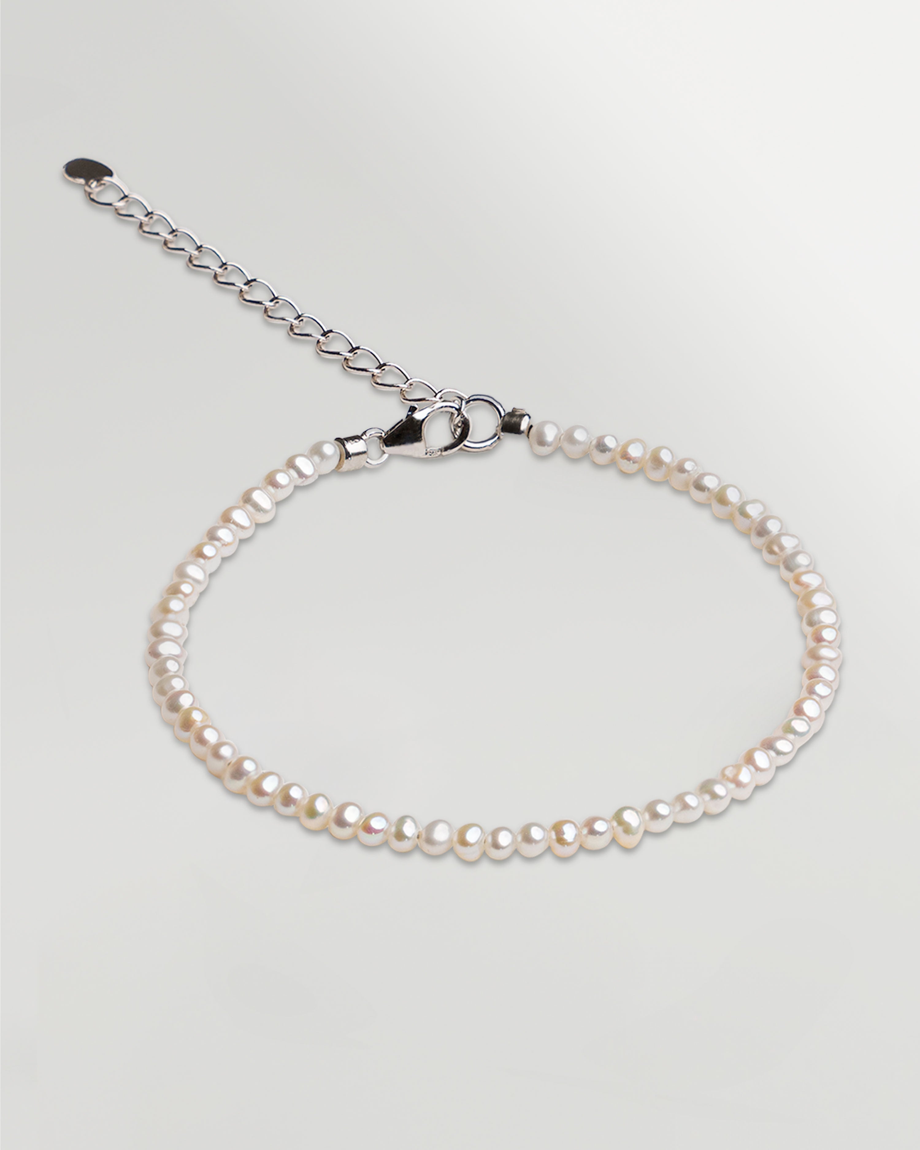 Pulsera de perlas cultivadas de agua dulce pequeñas de 3-4 mm redondas