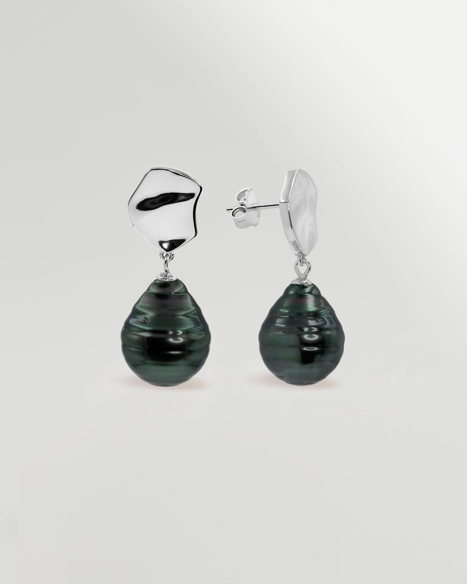 Pendientes de perlas cultivadas tahiti negras en plata de ley