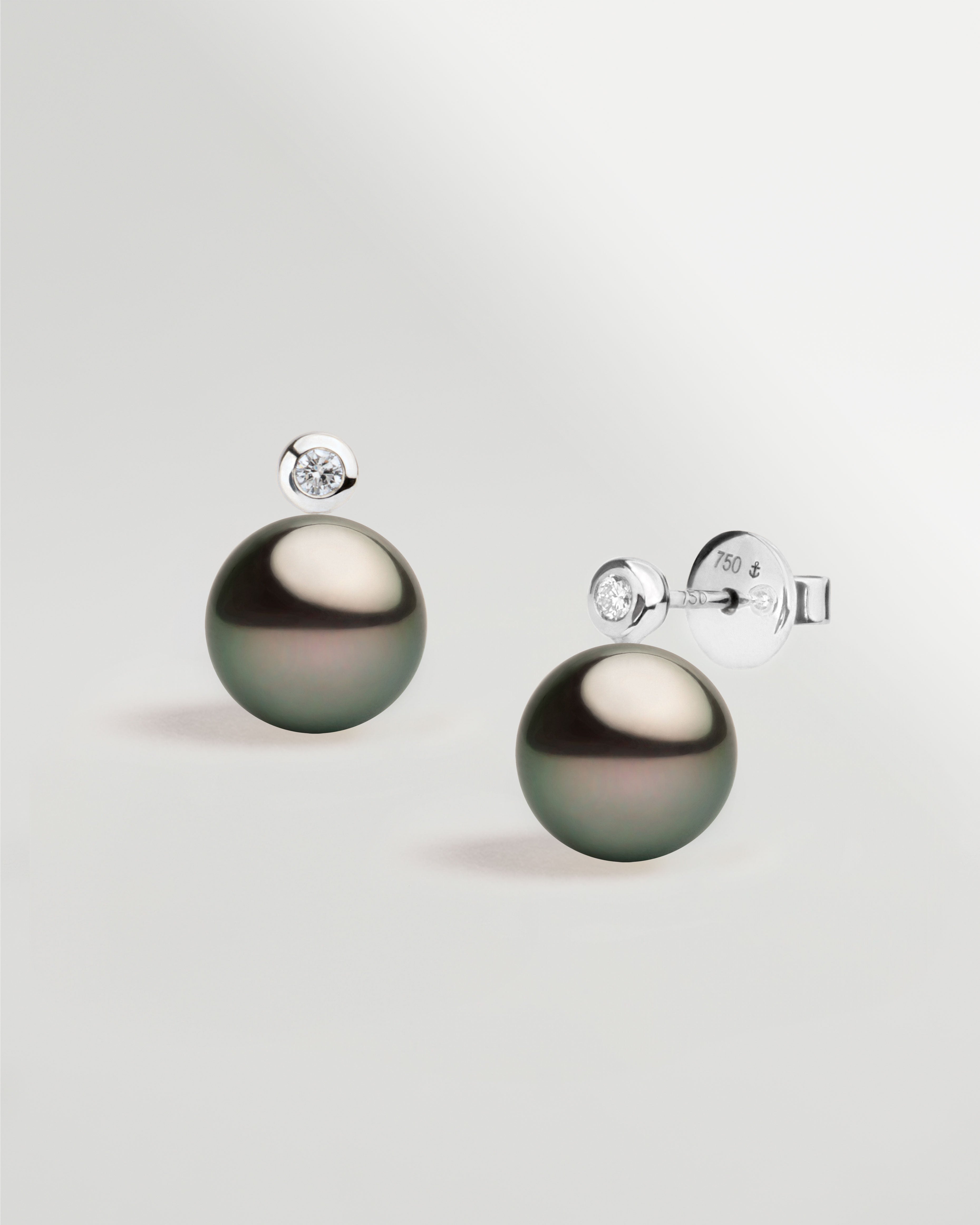Pendientes Lyra con Perlas Tahiti y Diamantes Redondos en Oro Blanco | 9 - 10 mm