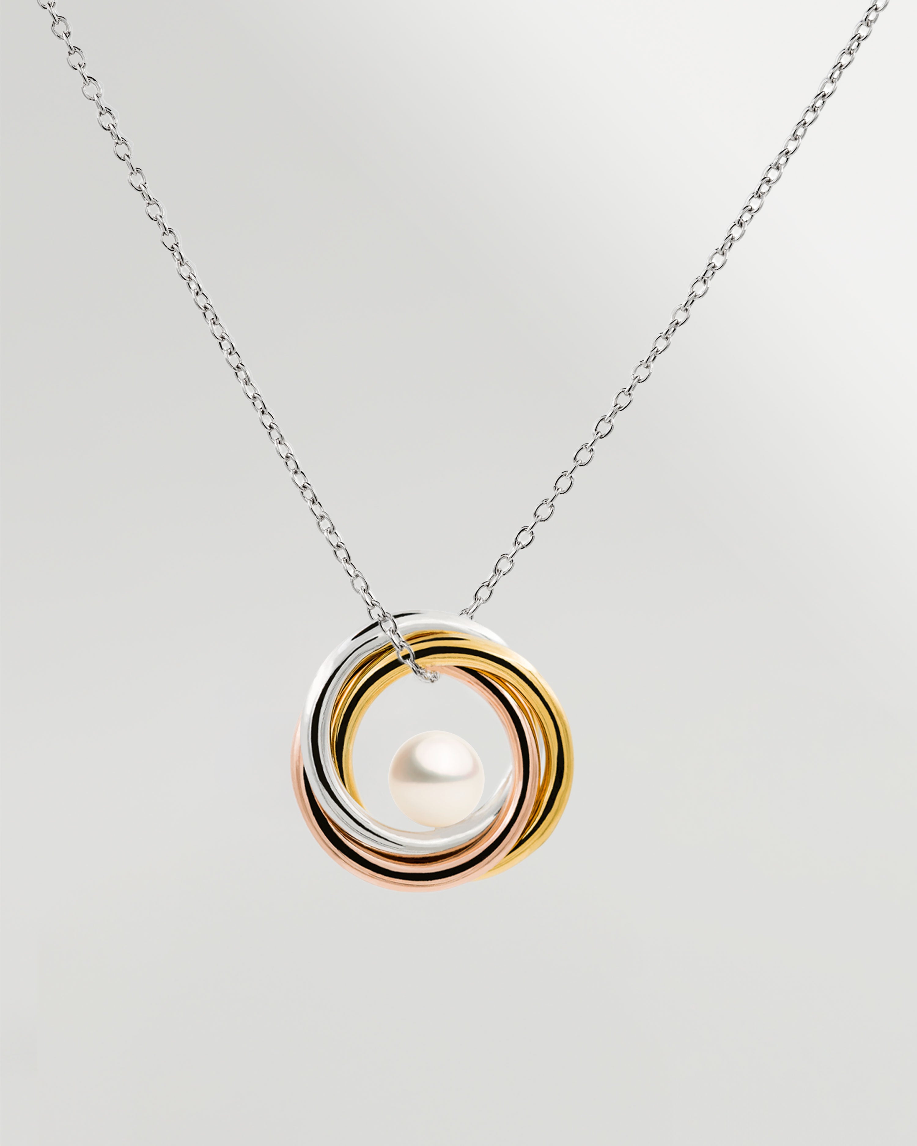 Colgante con Perla de Agua Dulce Redonda 5-5,5 mm y Anillos Bañados en Oro Secret & You