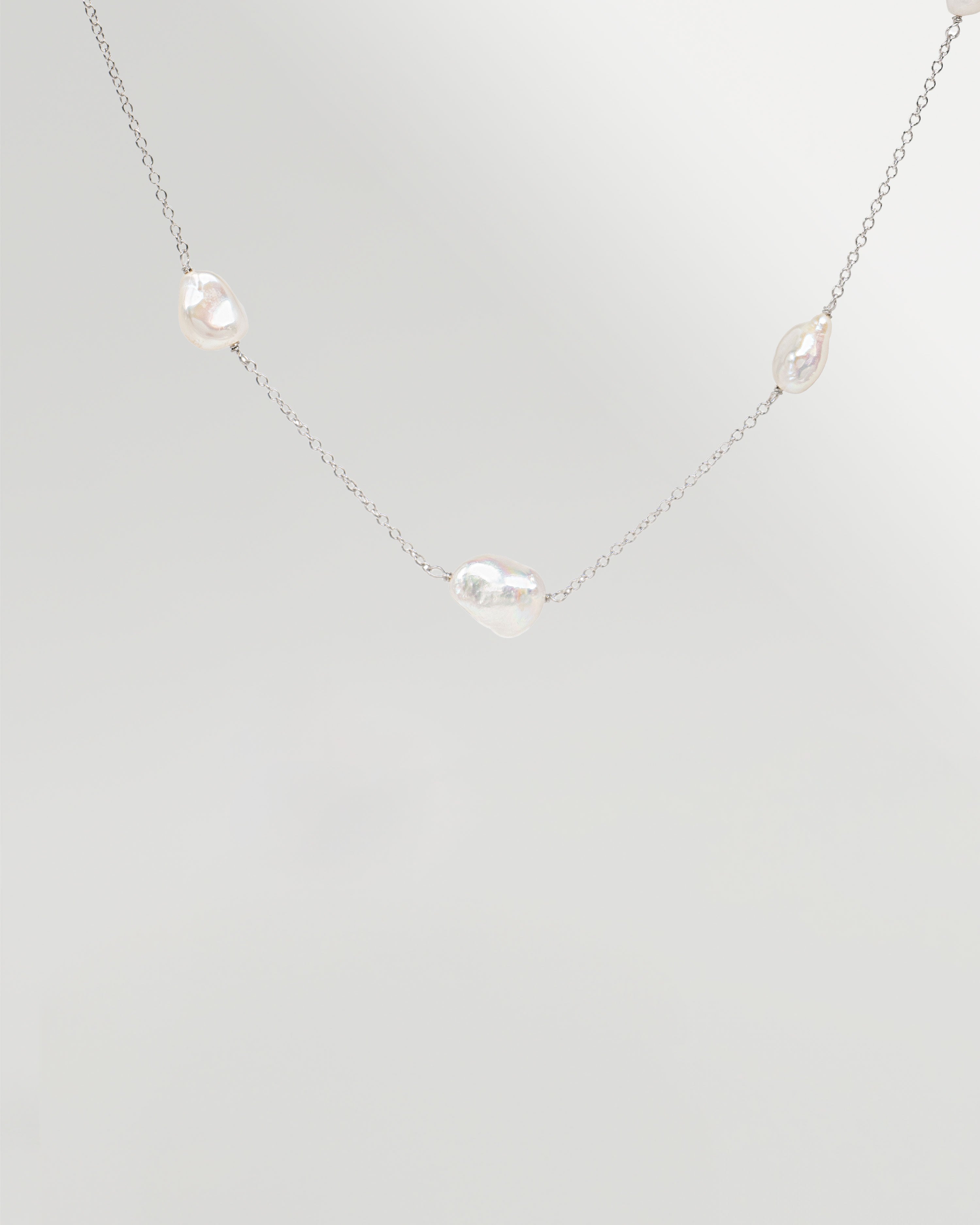 Colgante de plata bañada en oro de 18k de perlas barrocas keshi blancas de mujer Secret & You