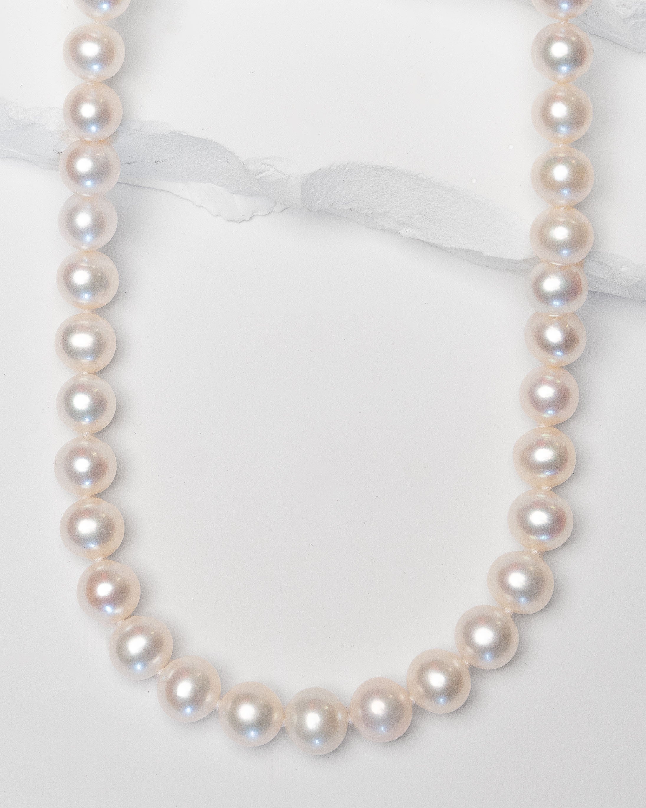 Collar de perlas cultivadas naturales de agua dulce redondas de 8,5 - 9,5 mm