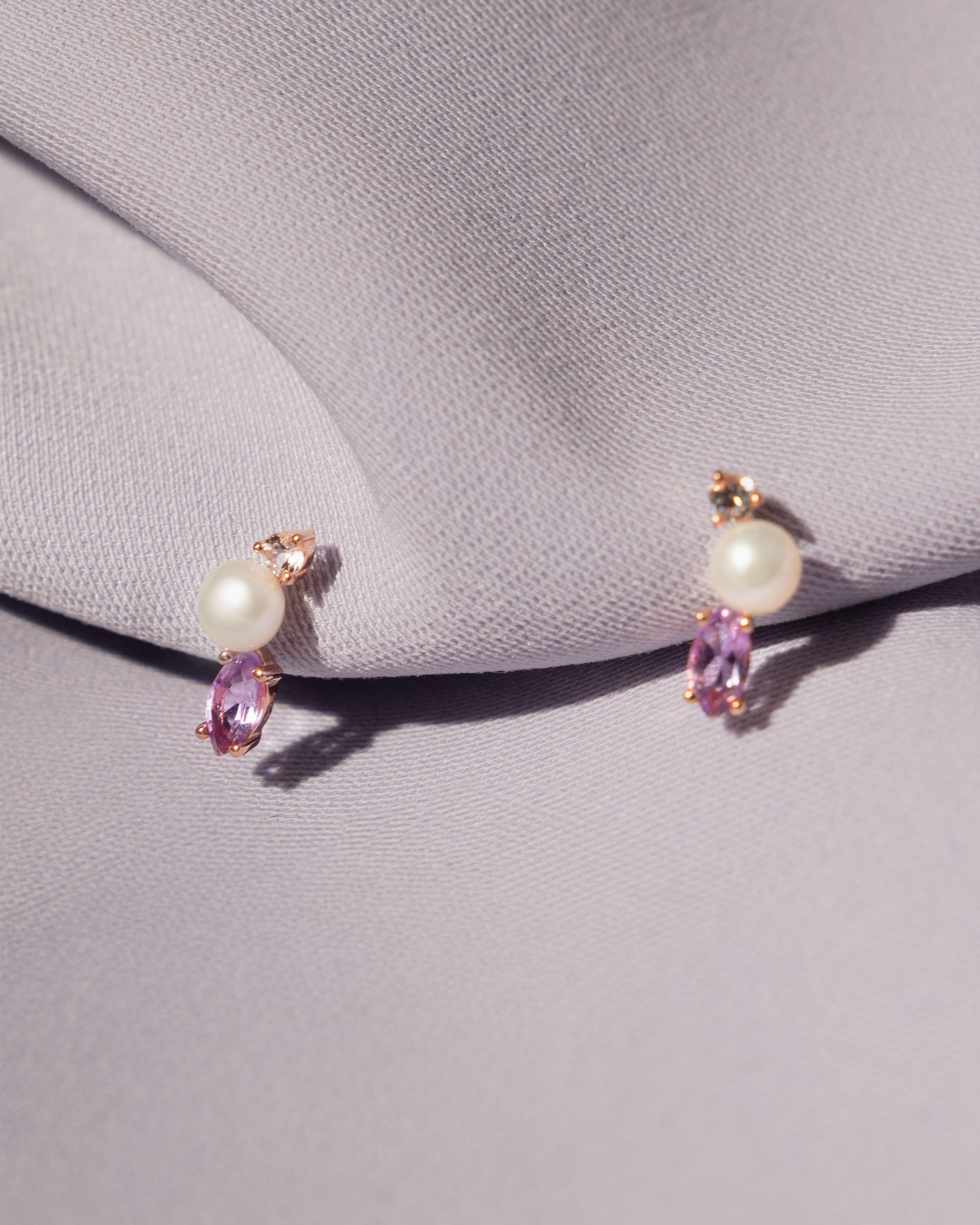 Pendientes Cooper de Perla Cultivada de Agua dulce 4.5-5mm, Amatista y Topacio