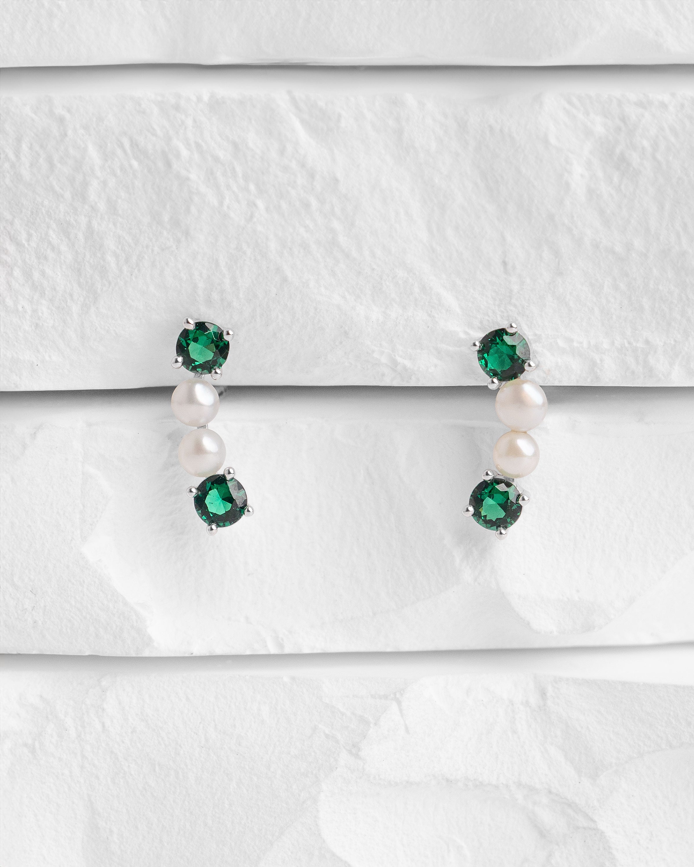 Pendientes Earheart de Perla Cultivada de Agua dulce 3-3.5mm y Esmeralda sintética Secret&You