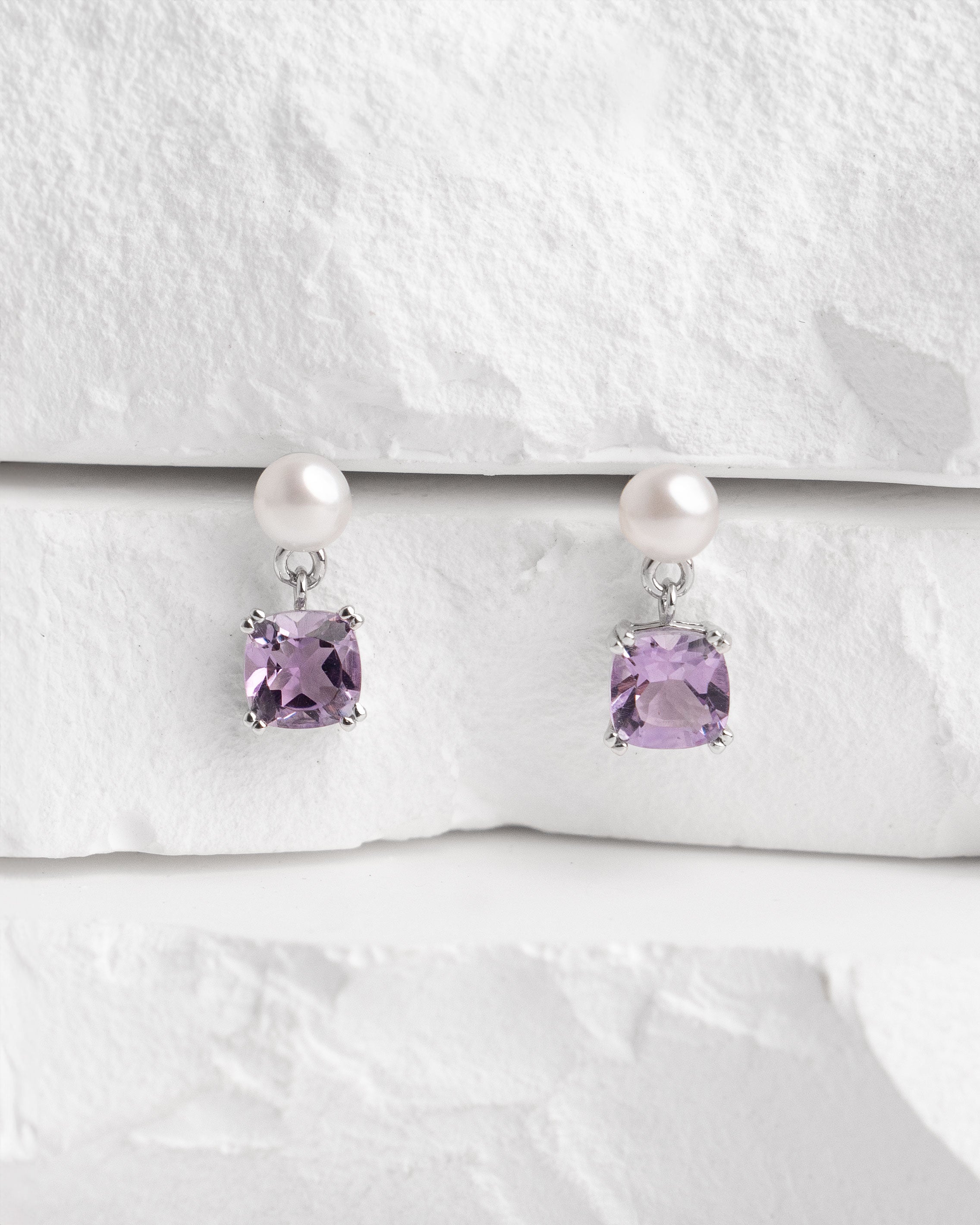 Pendientes Hooper de Perla Cultivada de Agua dulce 4-4.5mm y Amatista Secret&You