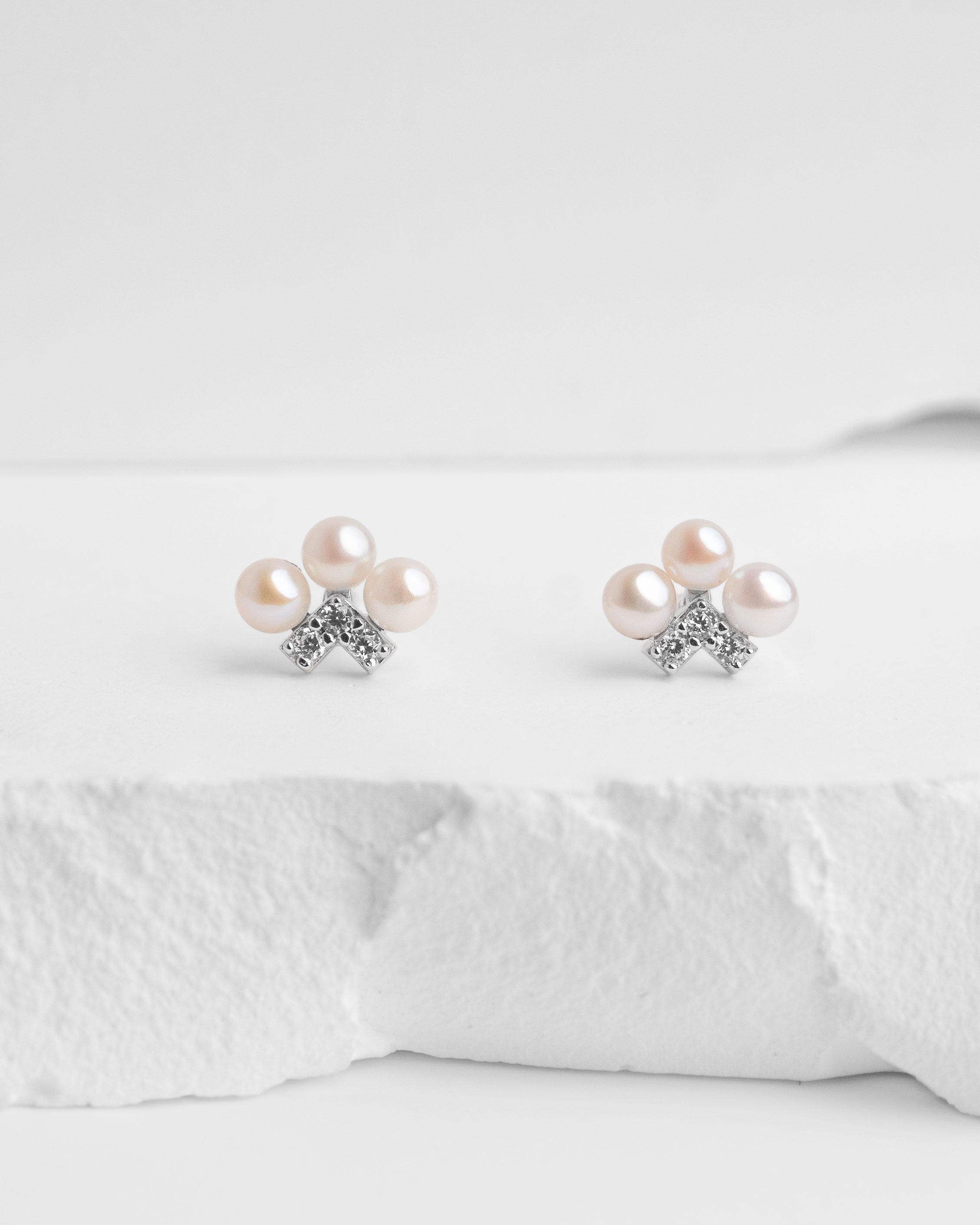 Pendientes Sontag de Perla Cultivada de Agua dulce 3-3.5mm y Circonita