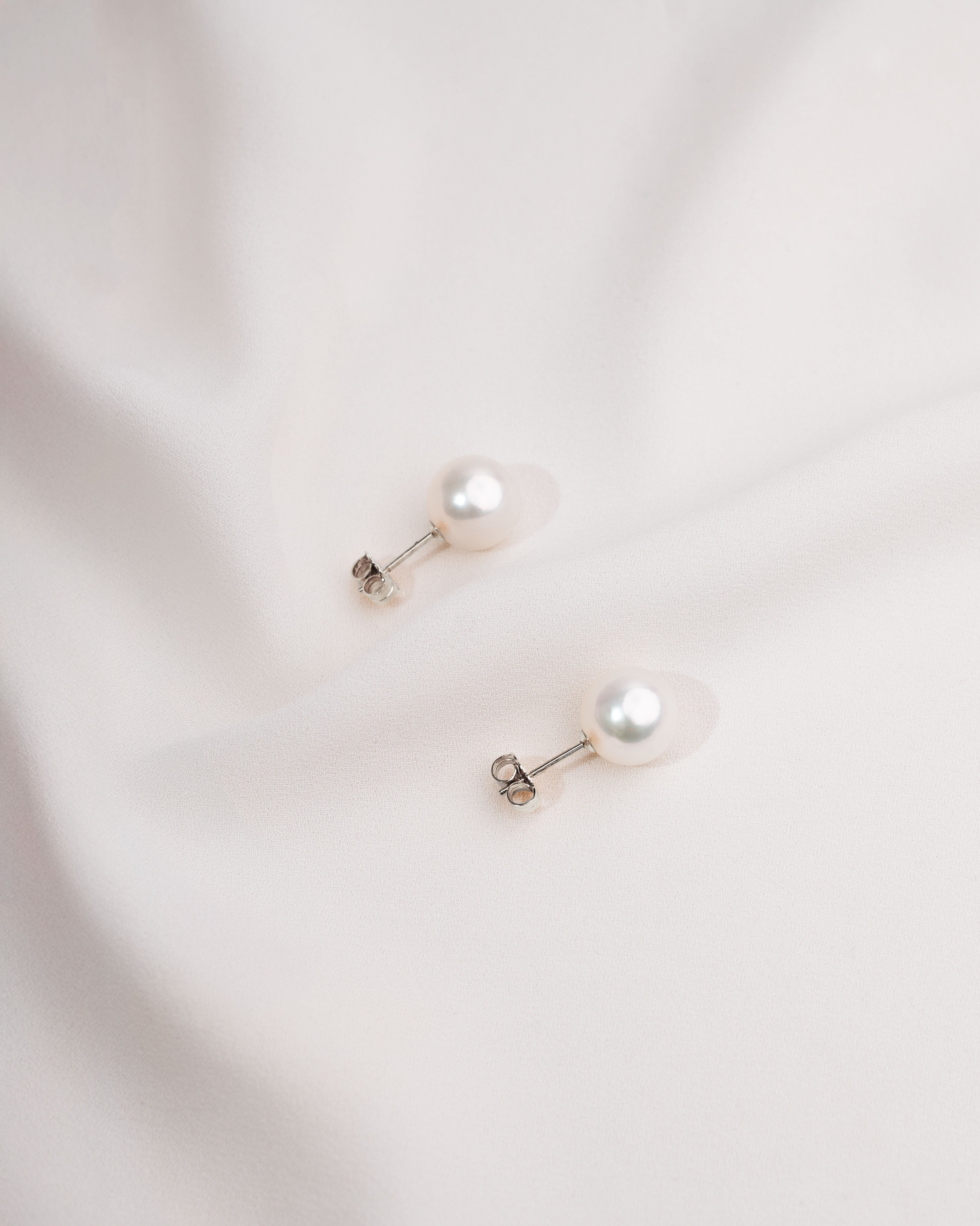 Pendientes de Perlas Cultivadas Australianas AAA en Oro Blanco