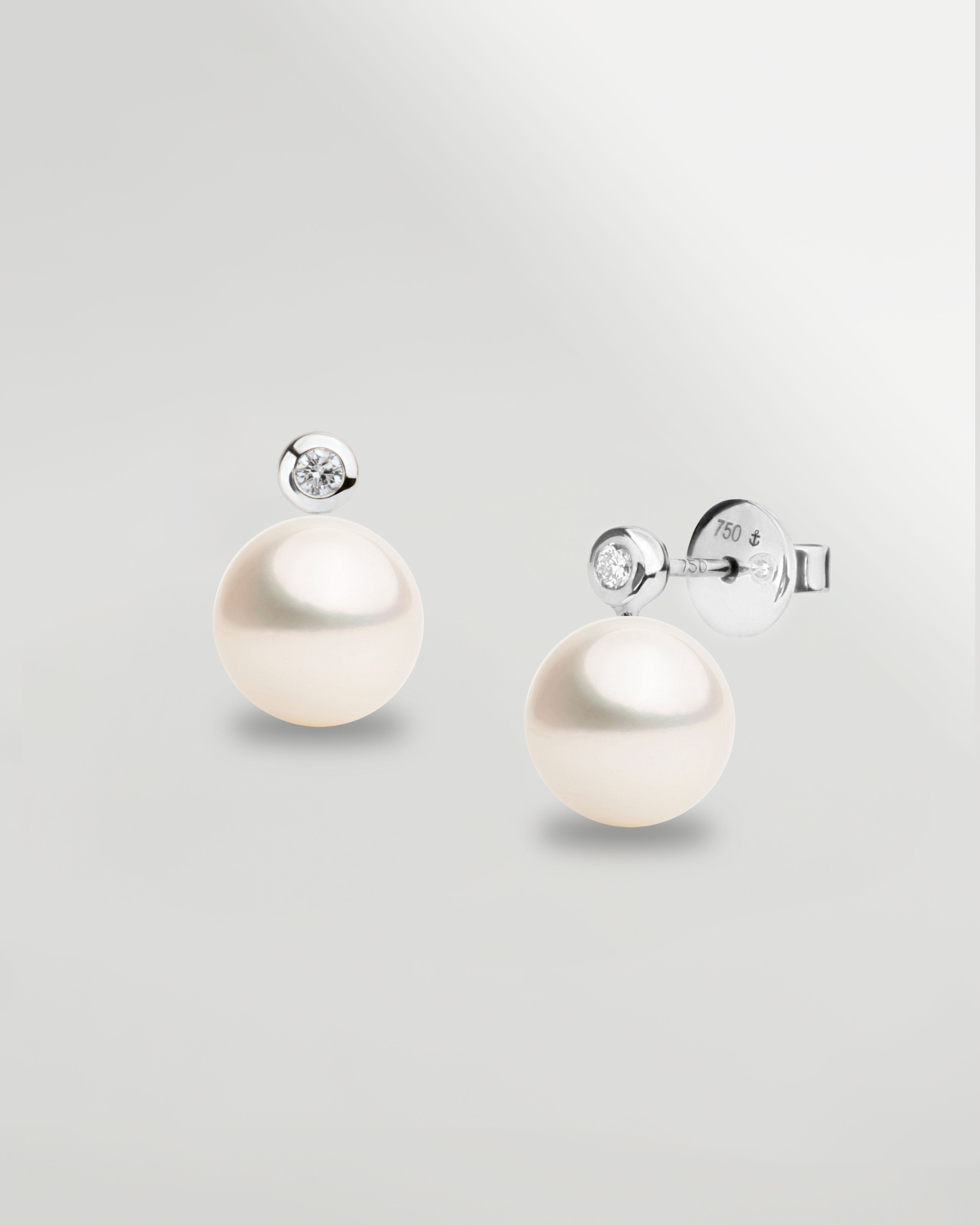 Pendientes Lyra con Perlas Agua dulce y Diamantes Redondos en Oro Blanco | 8 - 8,5 mm