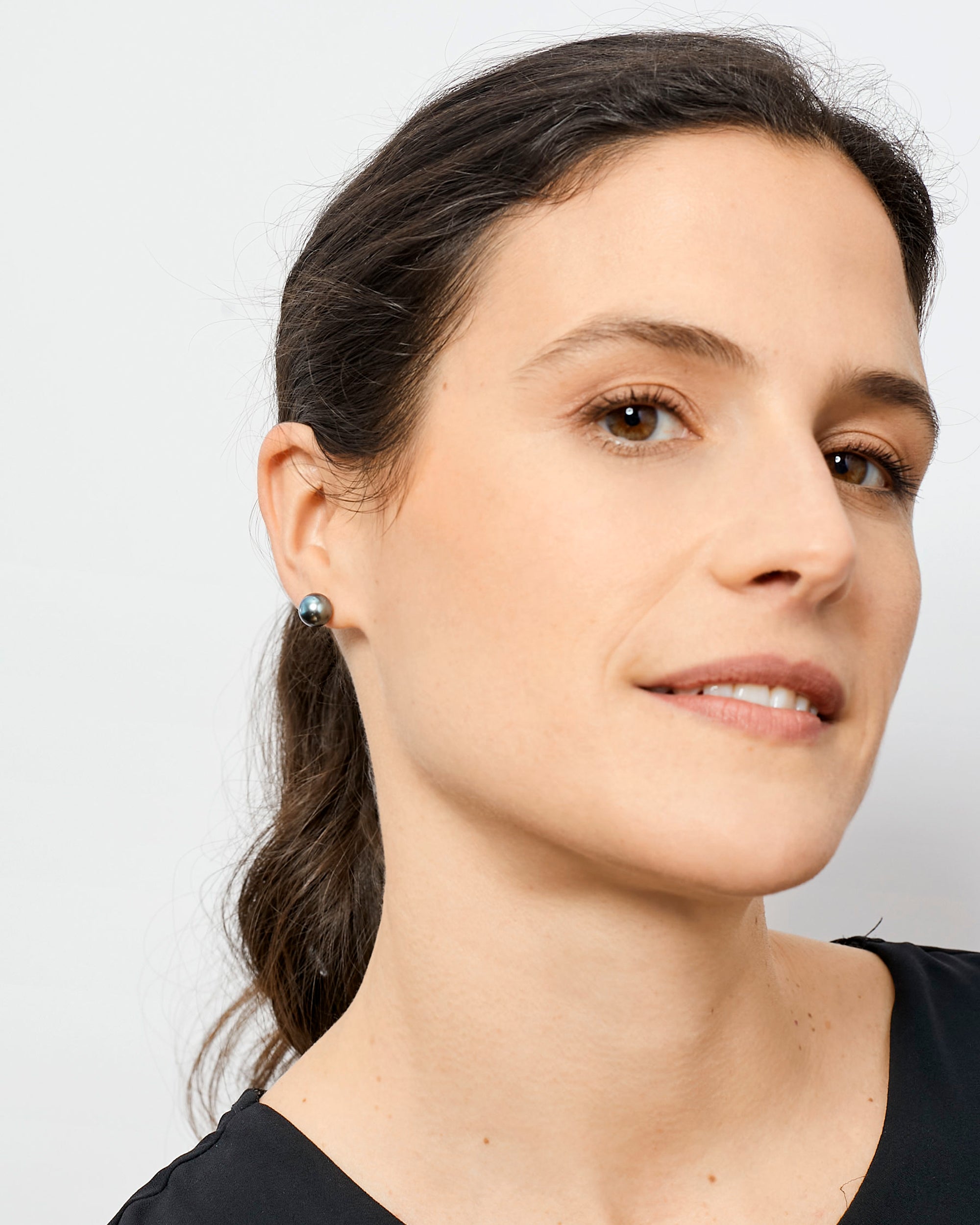 Pendientes de perlas cultivadas naturales negras de tahiti 8,5-9mm