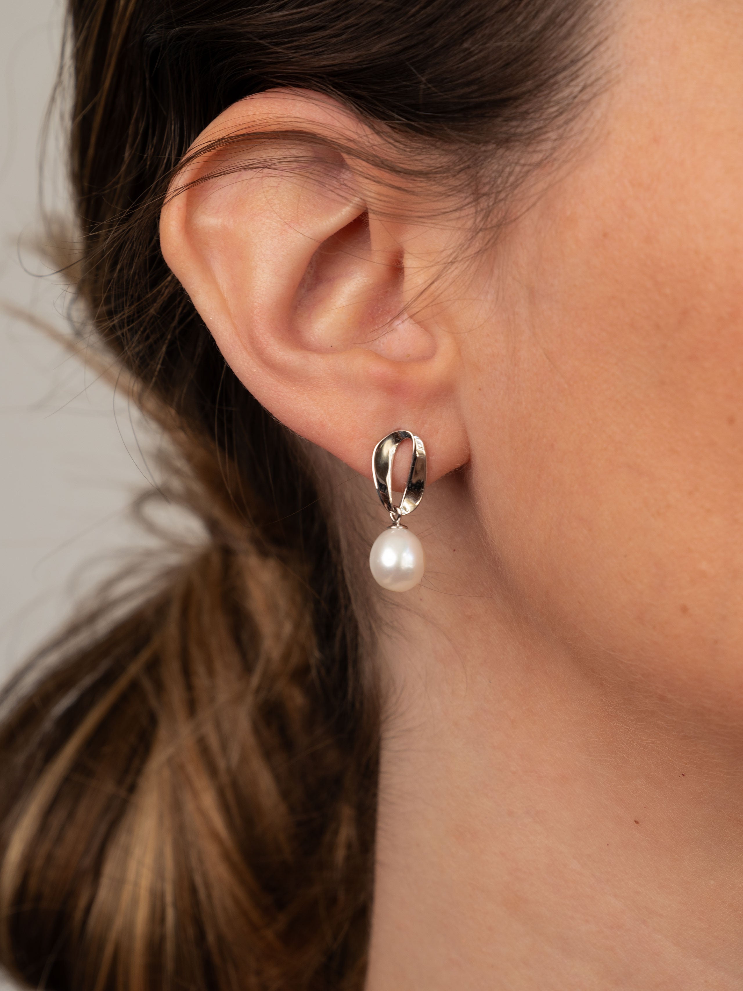 Pendientes Venus perla gota de agua 7-8 mm en plata de ley | Colección Bloom