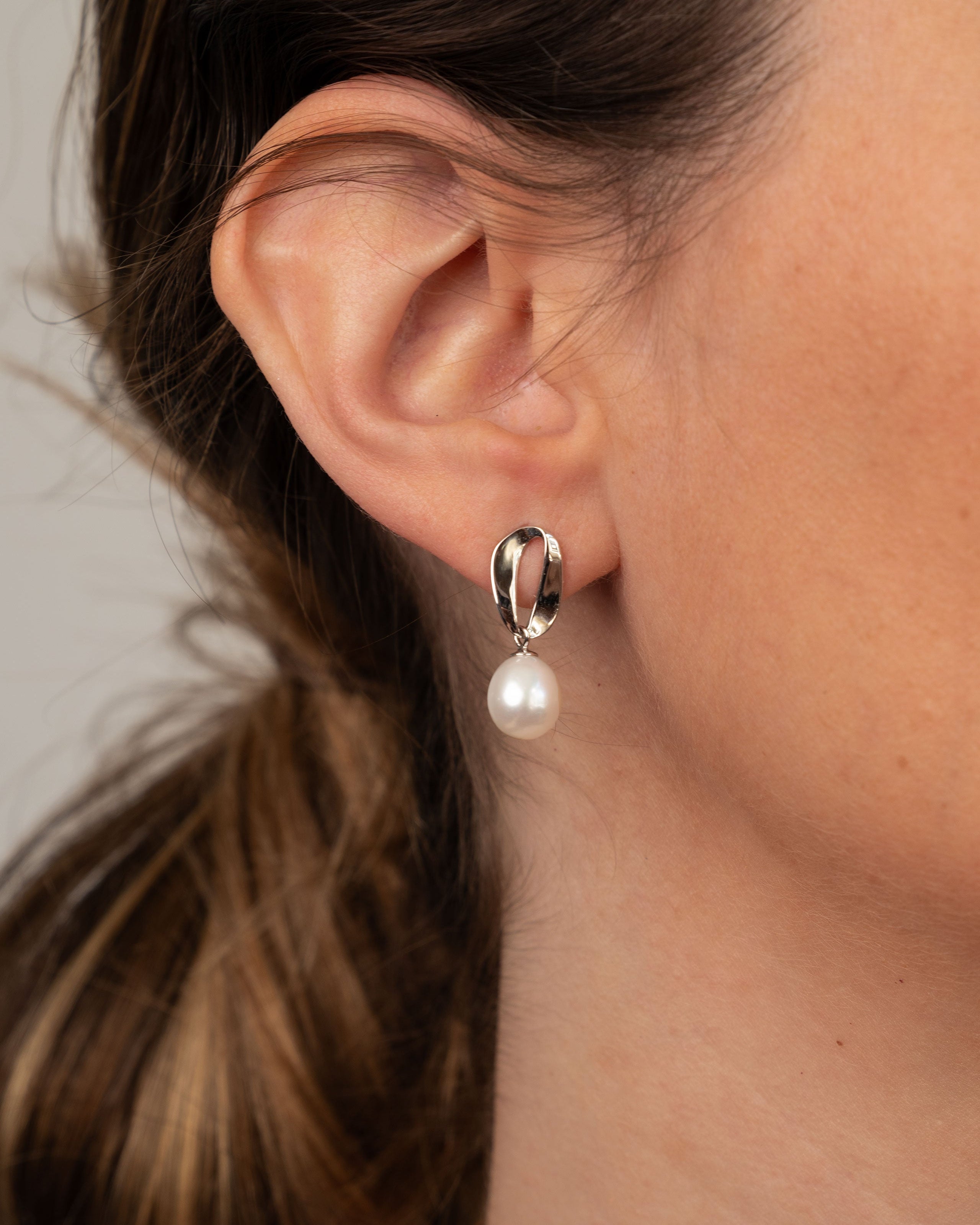 Pendientes Venus perla gota de agua 7-8 mm en plata de ley | Colección Bloom