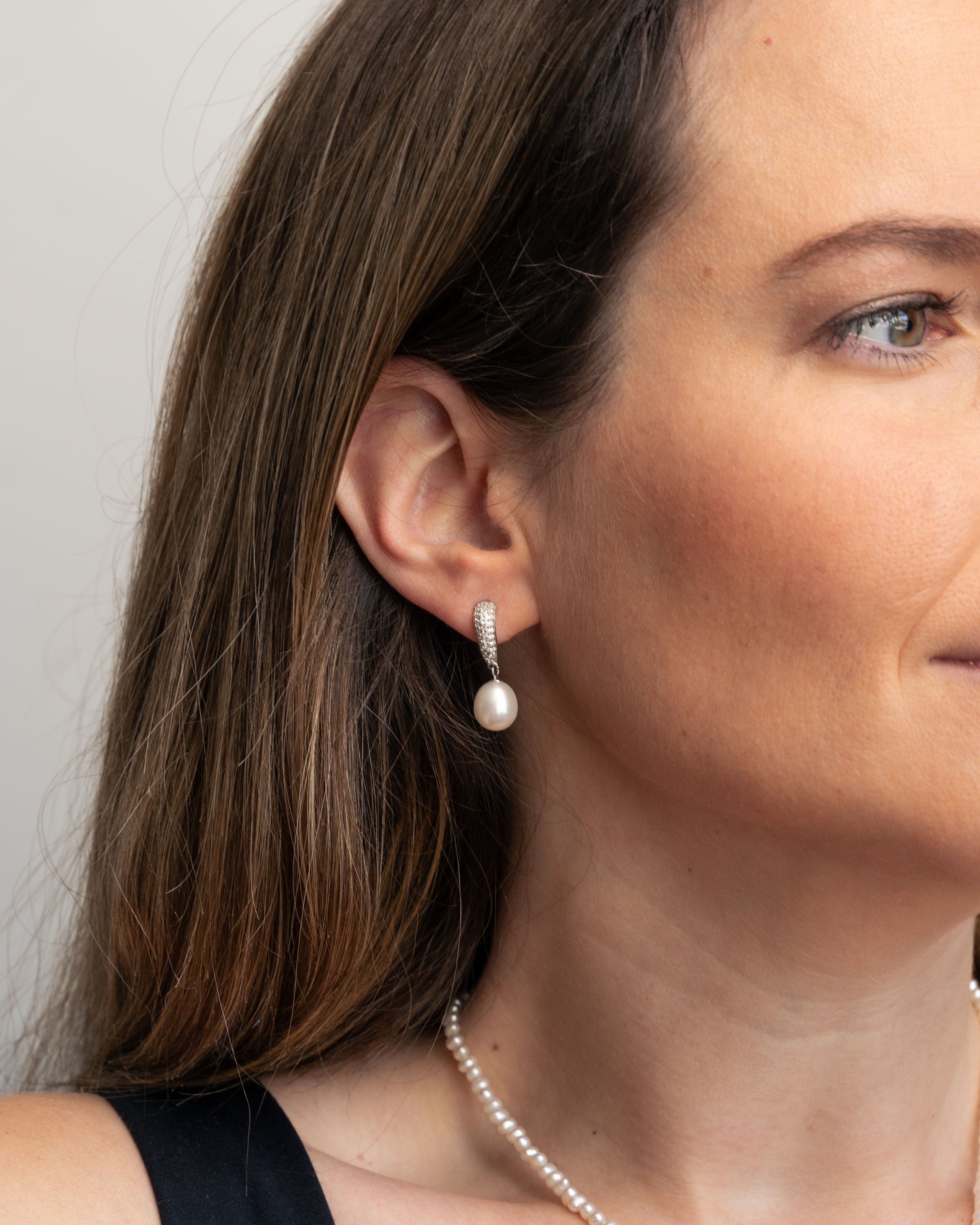 Pendientes Vidia perla gota de agua 8-9 mm con circonitas | Colección Bloom