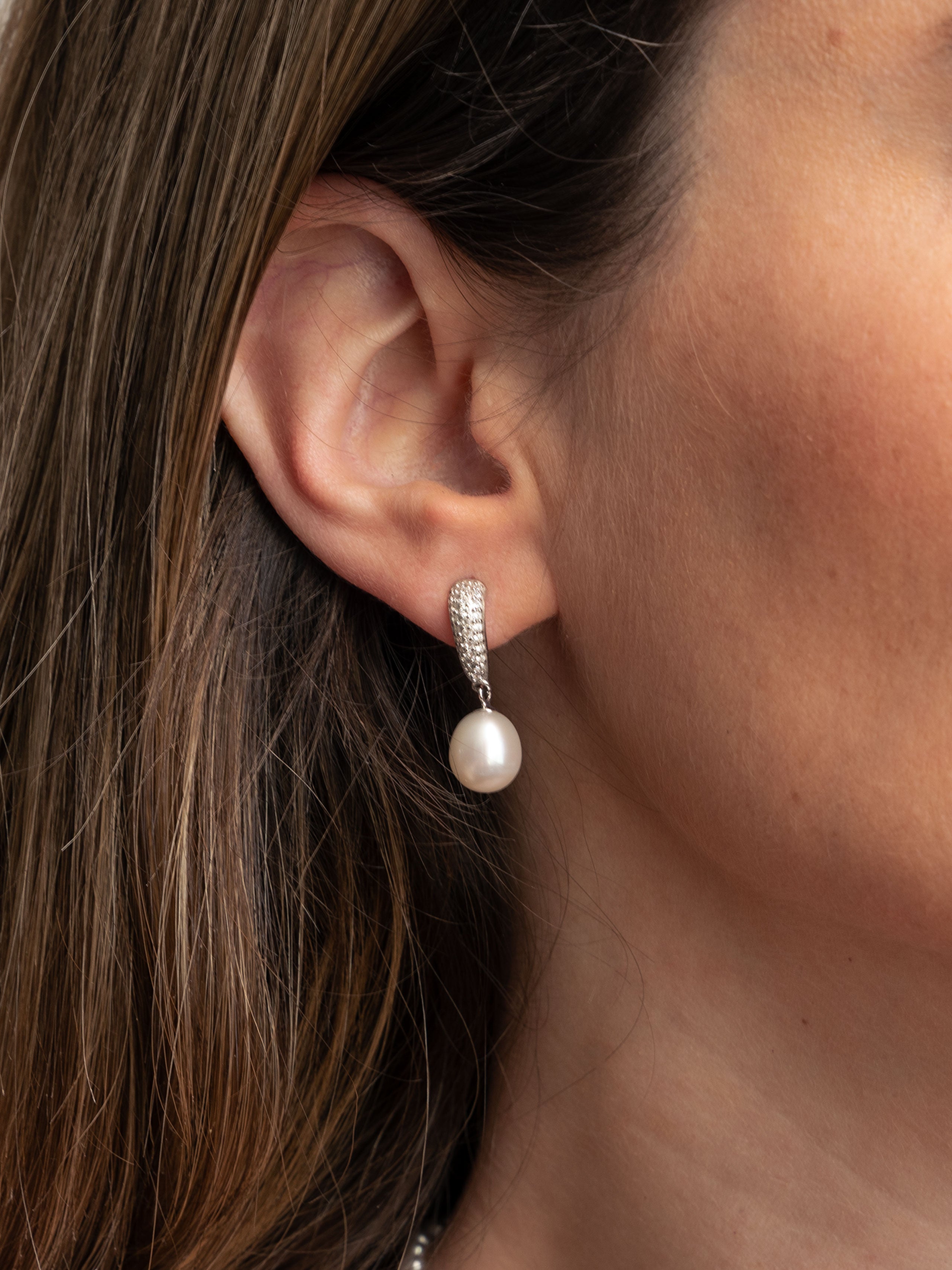 Pendientes Vidia perla gota de agua 8-9 mm con circonitas | Colección Bloom