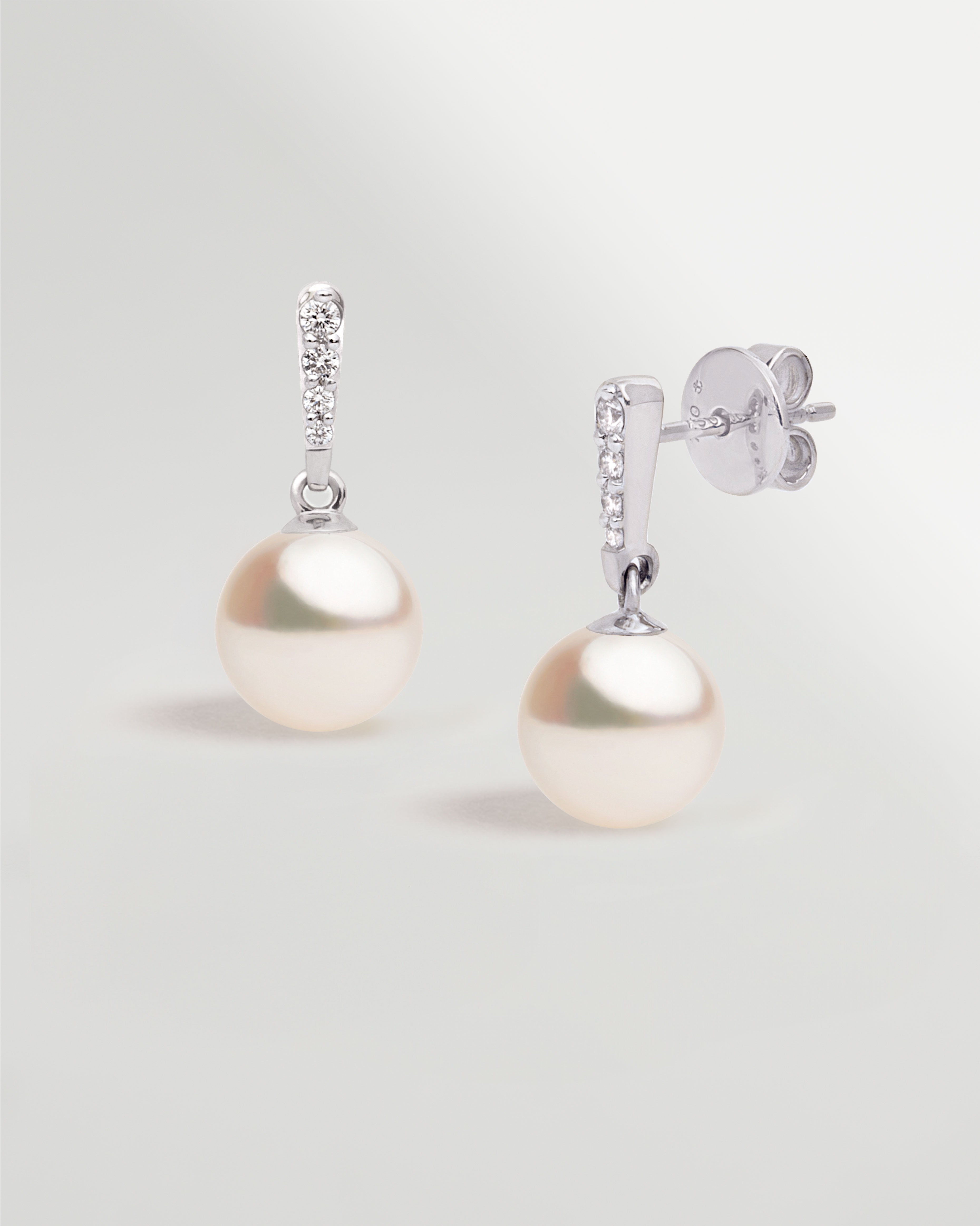 Pendientes Alyssa con Perlas Akoya y Diamantes en Oro Blanco | 7,5 - 8 mm