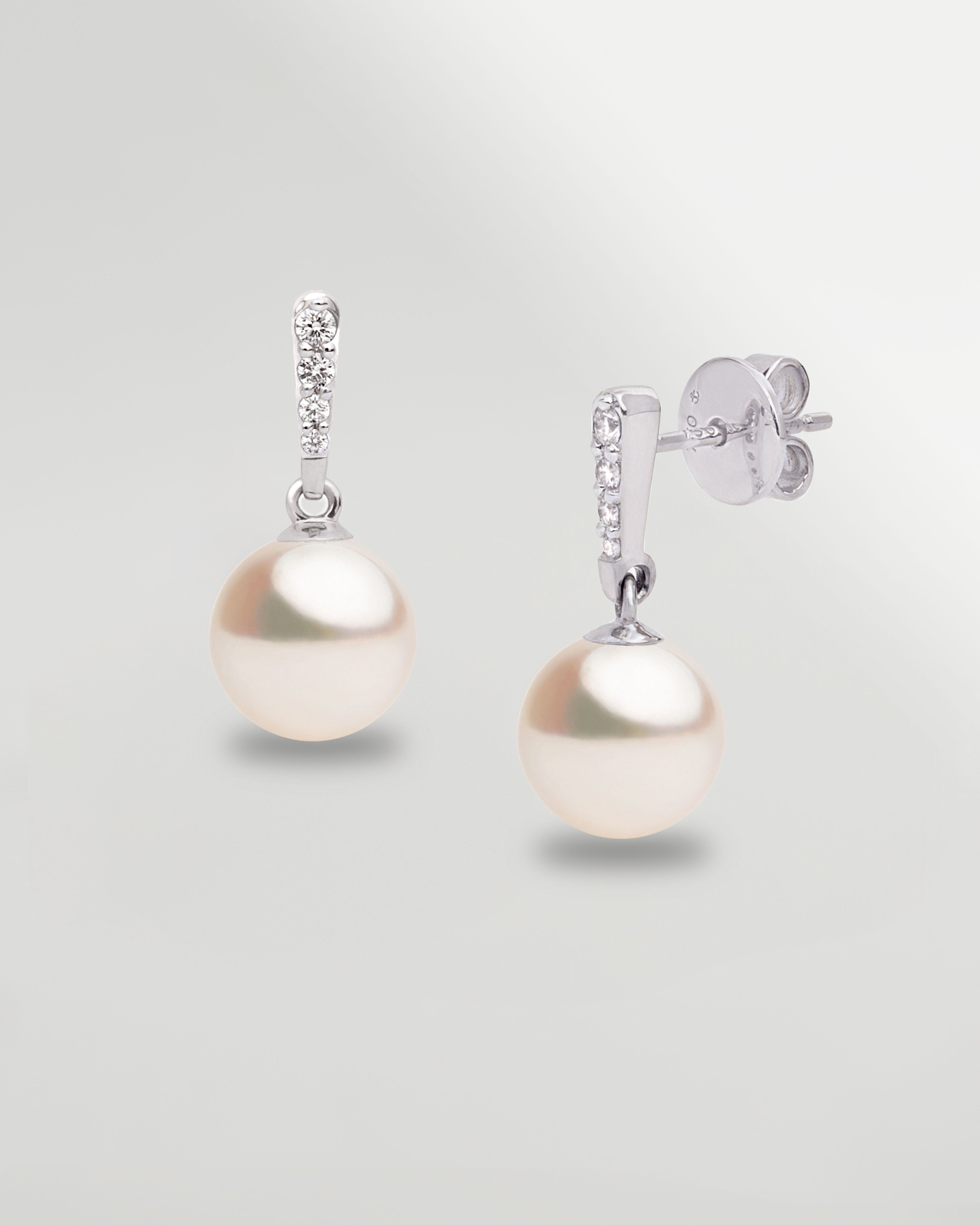 Pendientes Alyssa con Perlas Akoya y Diamantes en Oro Blanco | 7,5 - 8 mm