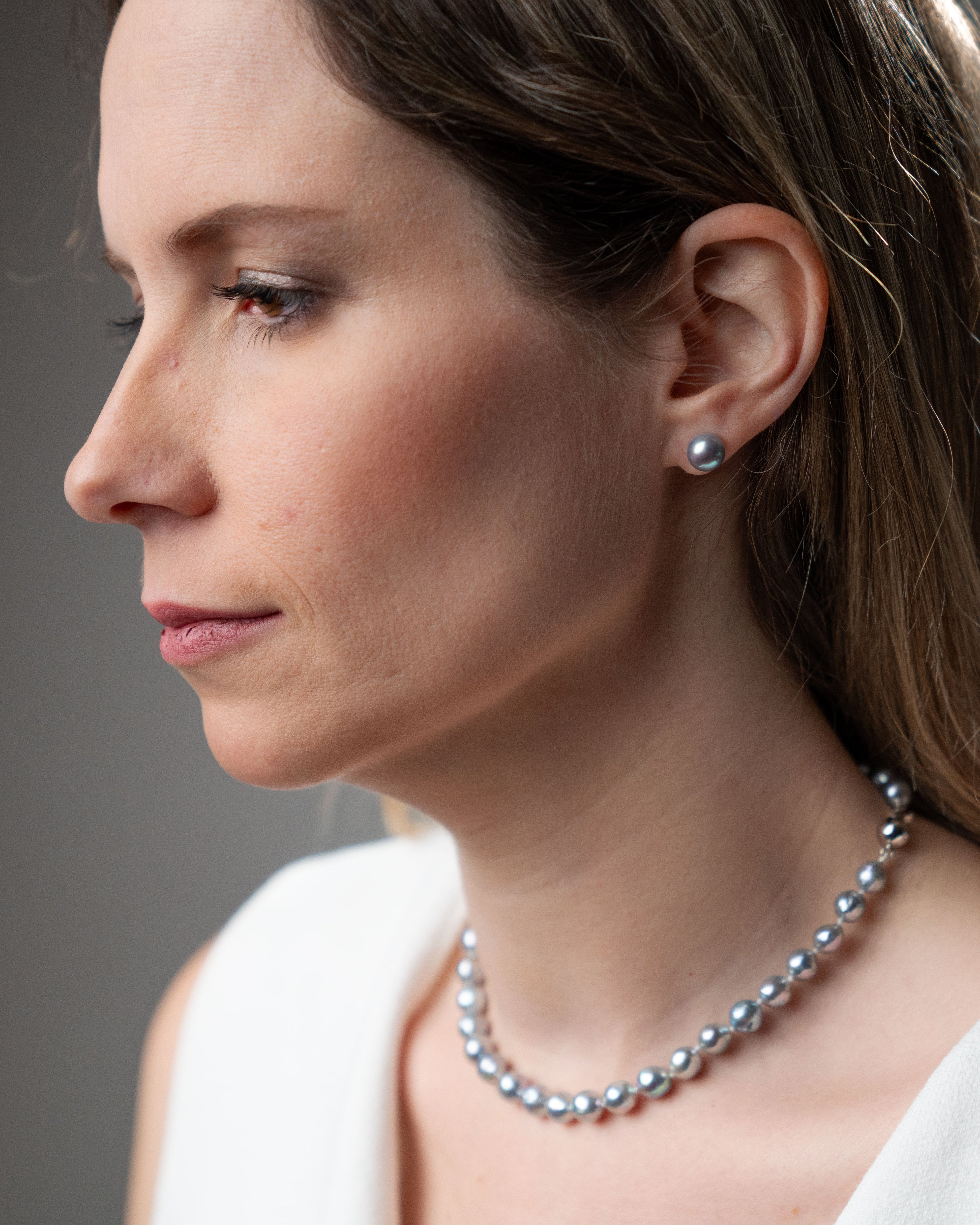 Pendientes de perlas cultivadas akoya grises azuladas