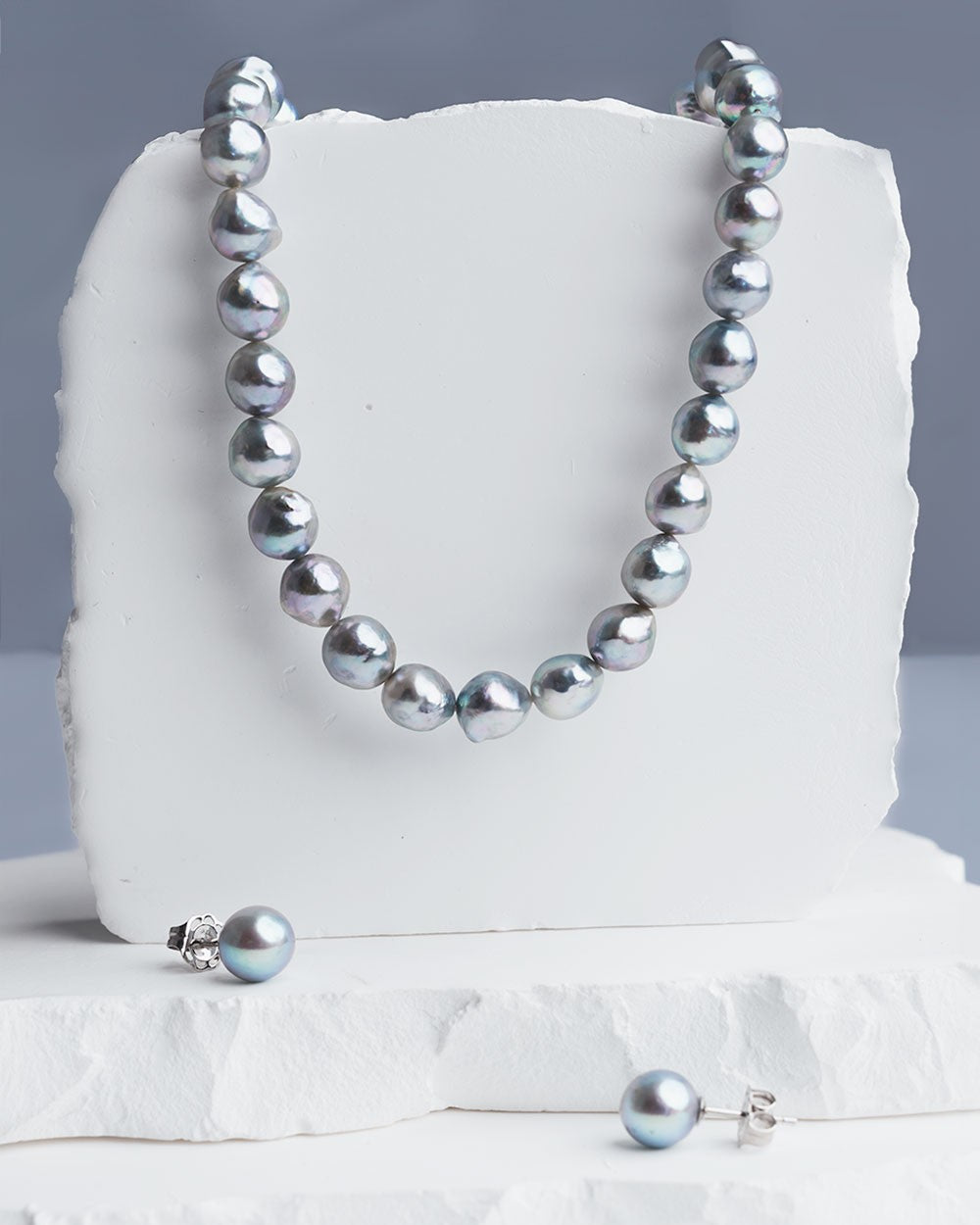 Collar de perlas cultivadas blue akoya, gris plateado azulado
