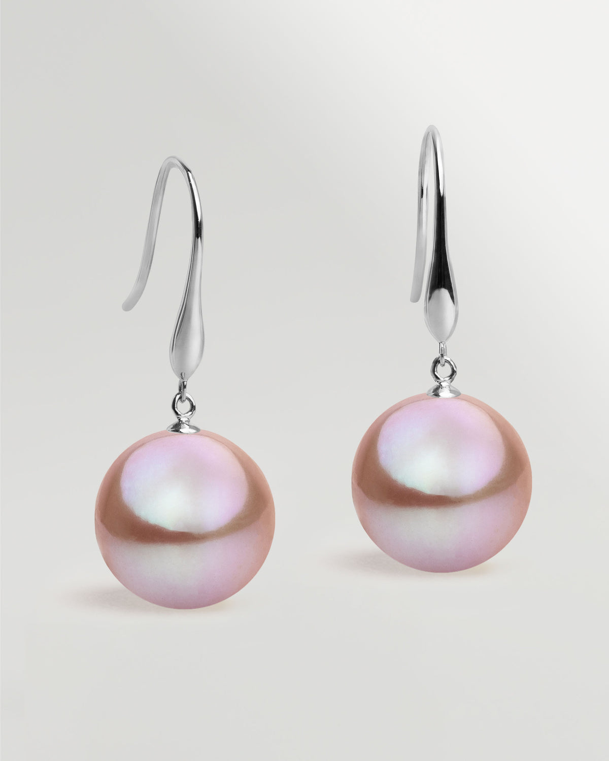 Pendientes de gancho largo en oro blanco 18k y Perla Agua Dulce Lavanda