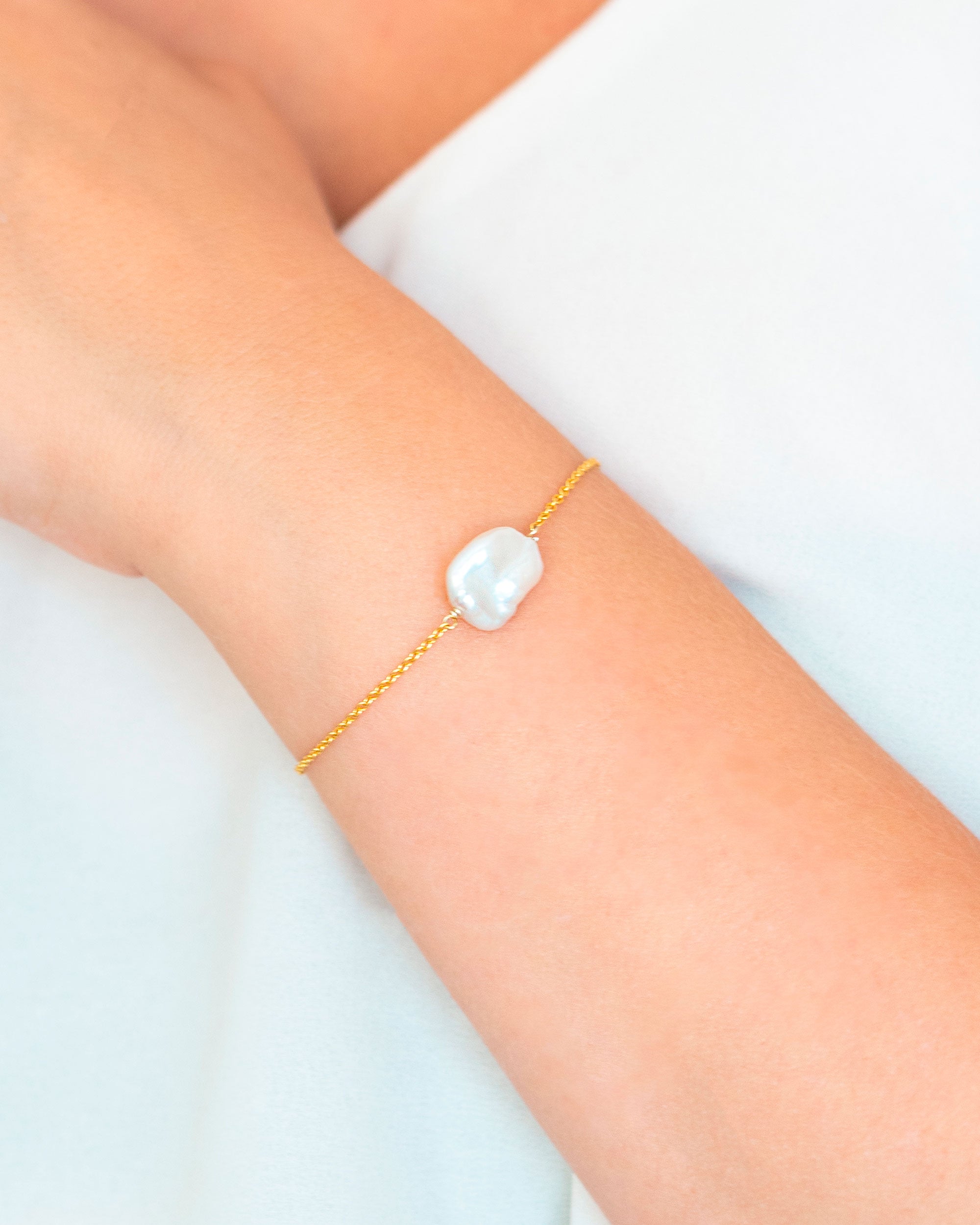 Pulsera con Perla Cultivada de Agua Dulce Keshi de Plata Bañada en Oro 18 K, 11-12 mm Secret & You