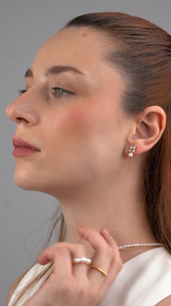 Pendientes Monroe de Perlas Cultivadas de Agua dulce 4.5-5mm y Circonita