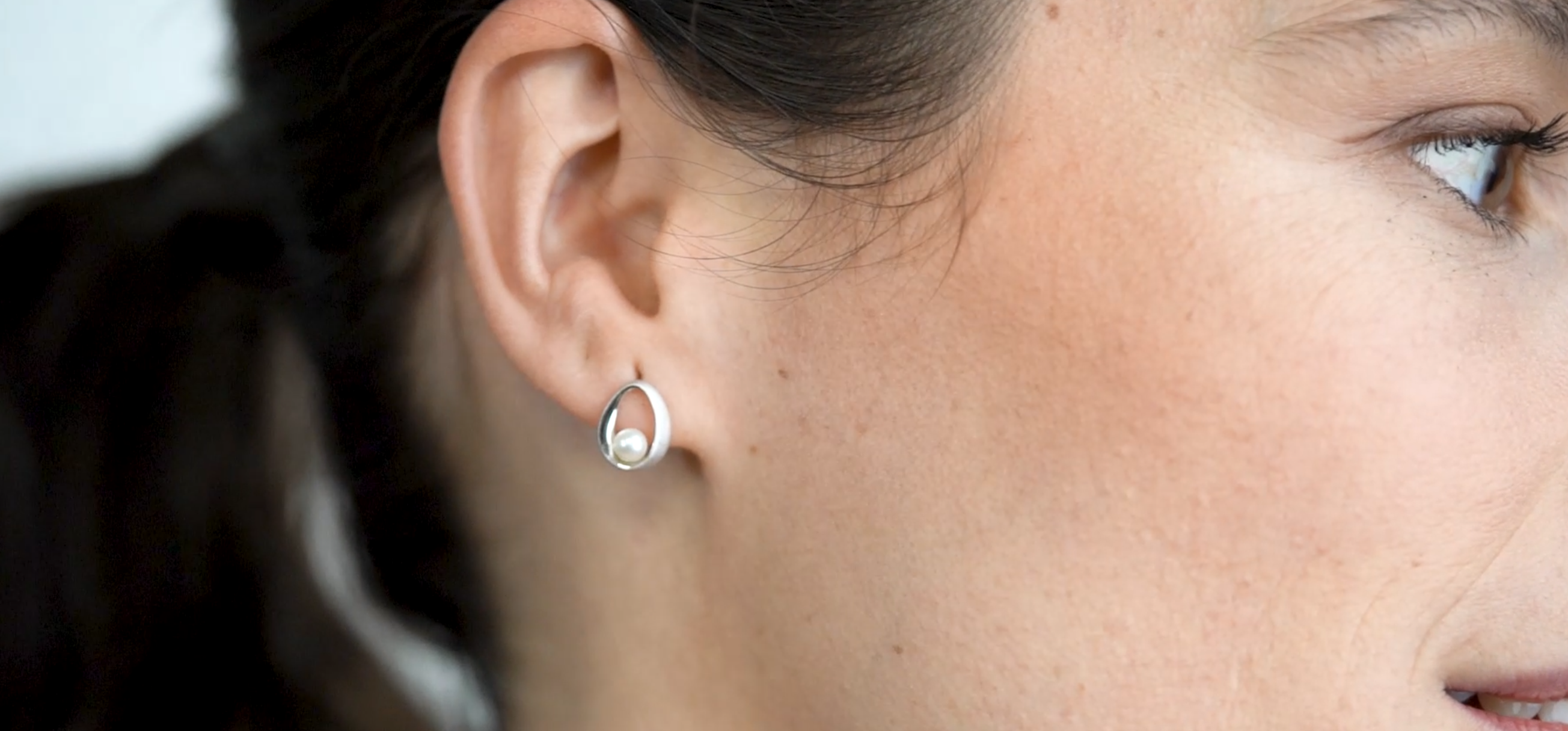 Pendientes de Perlas de Agua Dulce Redondas 4 - 5 mm y Plata de Ley Secret & You
