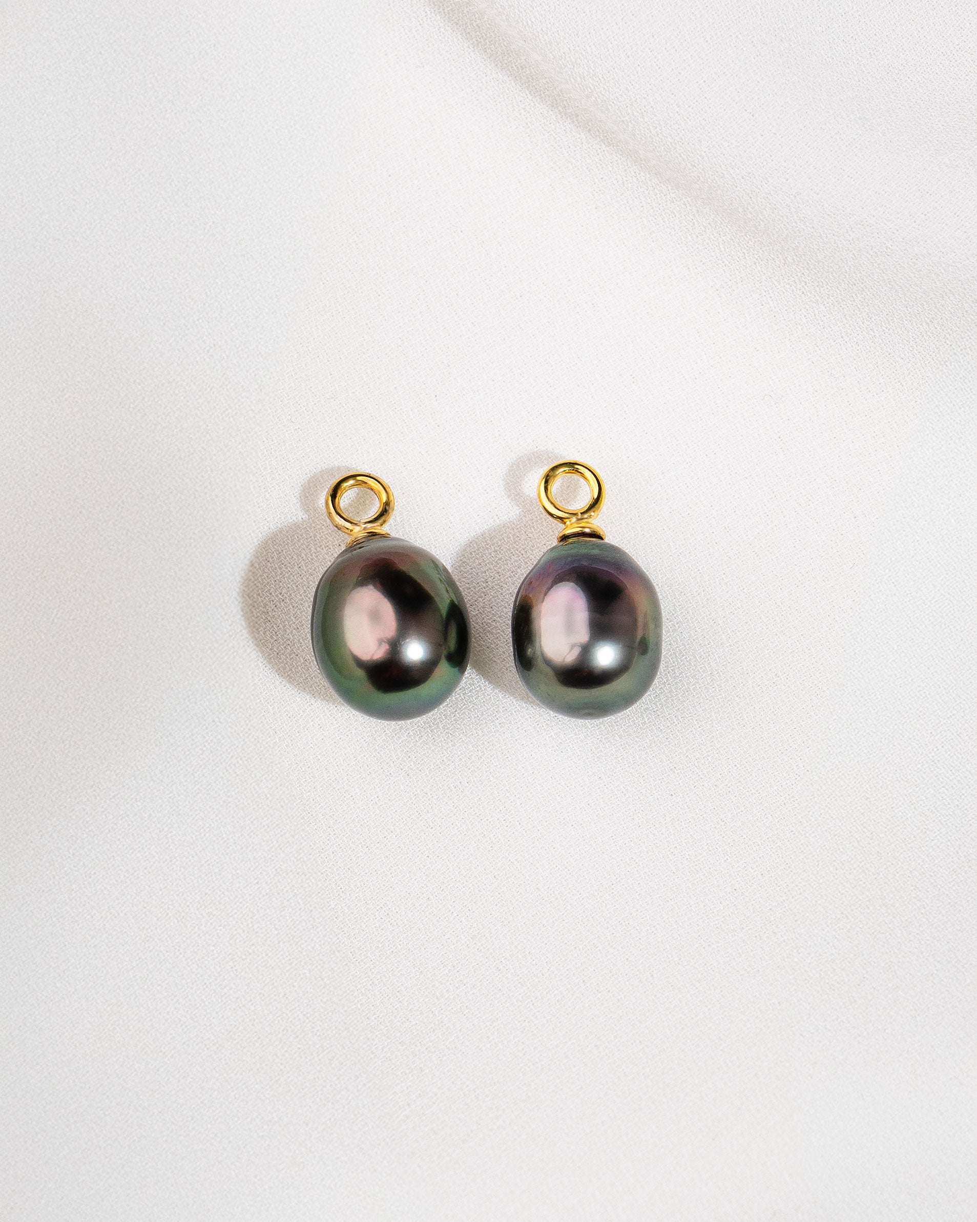 Charms de Oro de 18k con Perla Tahití Barroca