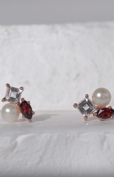 Pendientes Jane de Perla Cultivada de Agua dulce 3.5-4mm, Granate y Topacio