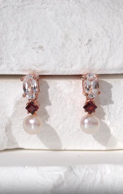 Pendientes Blackwell de Perla Cultivada de Agua dulce 4-4.5mm, Granate y Topacio