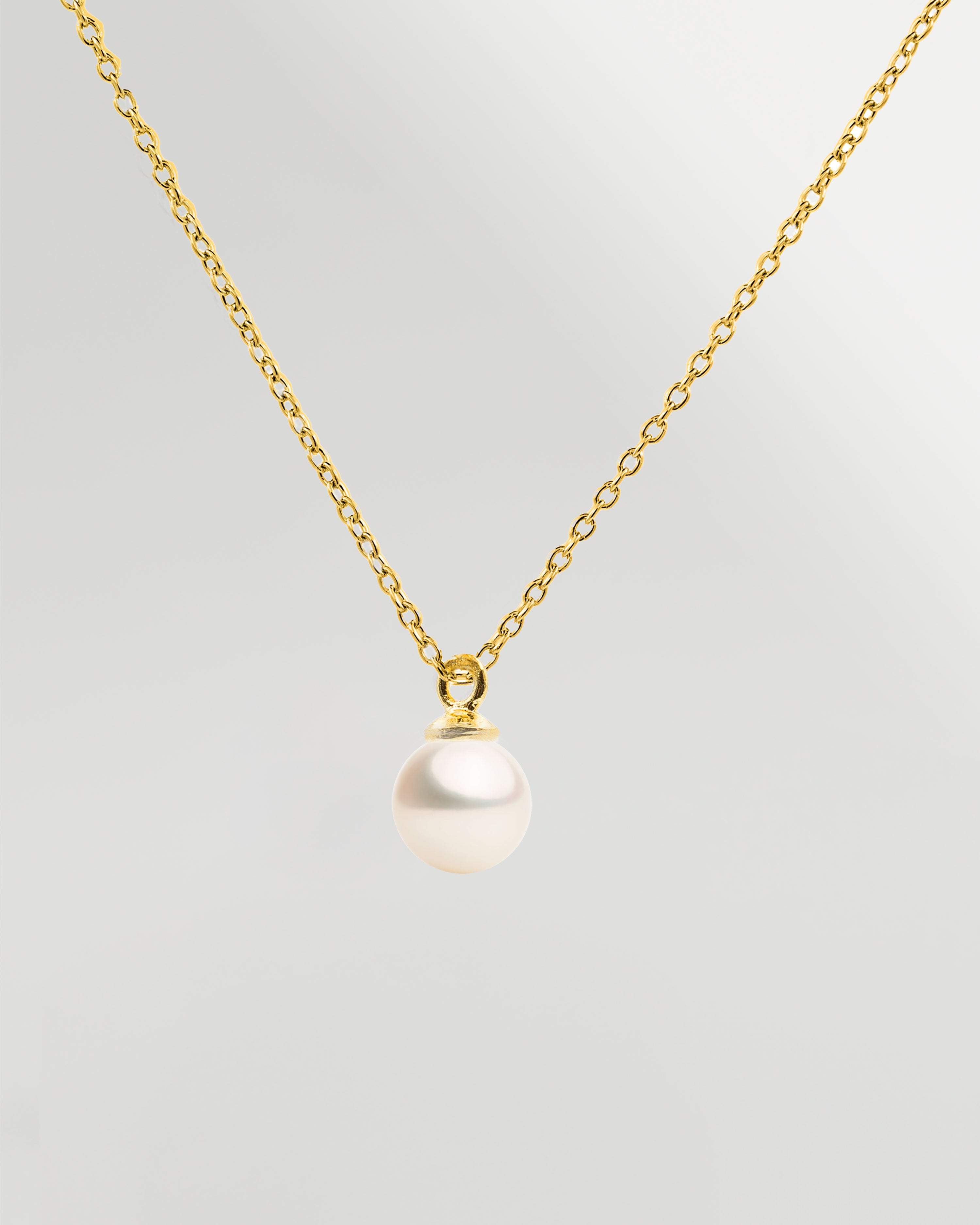Colgante de perla cultivada de agua dulce con cadena de plata de ley bañada en oro de 18 K