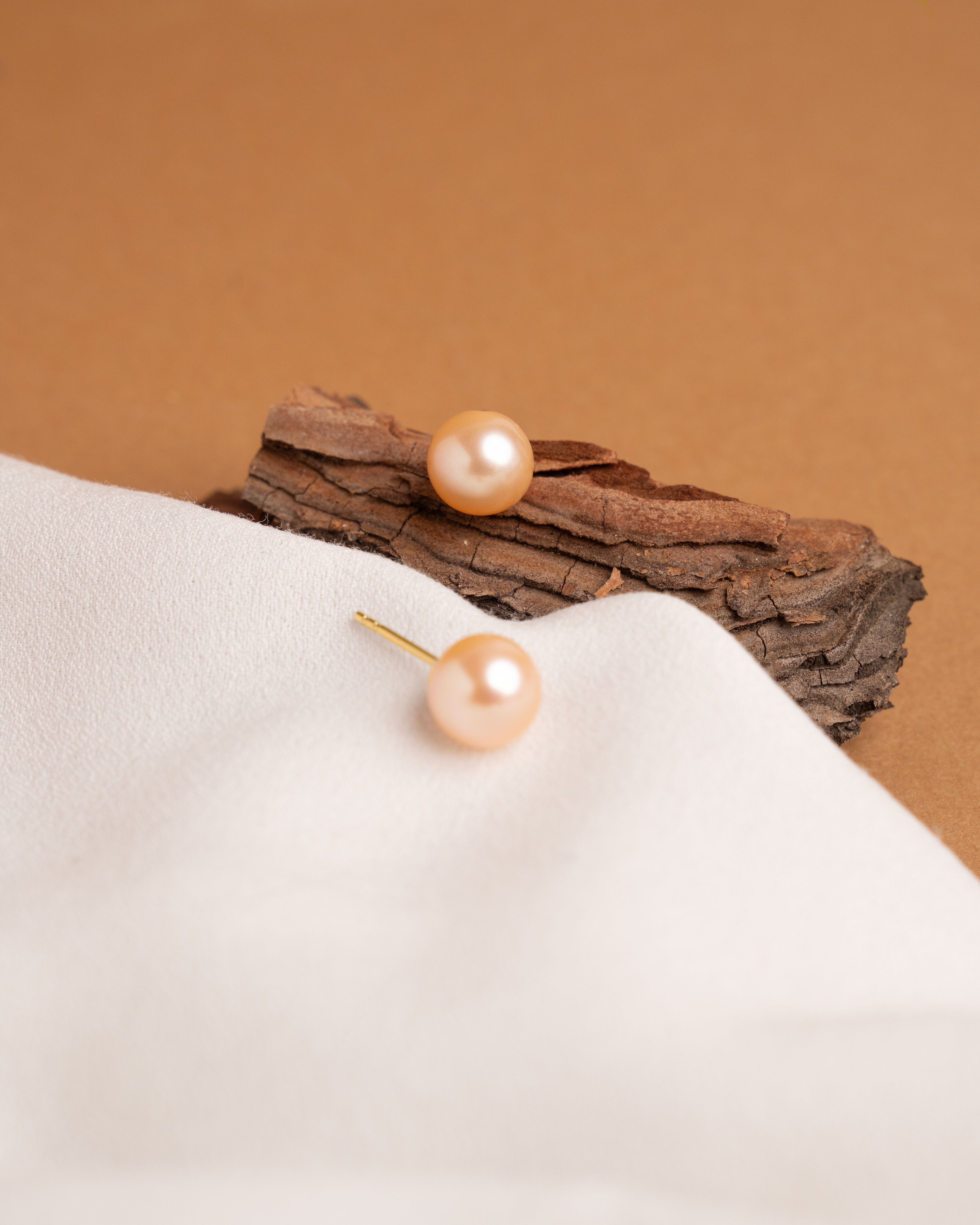 Pendientes de Perlas Redondas Melocotón - Naranja en Oro 18K