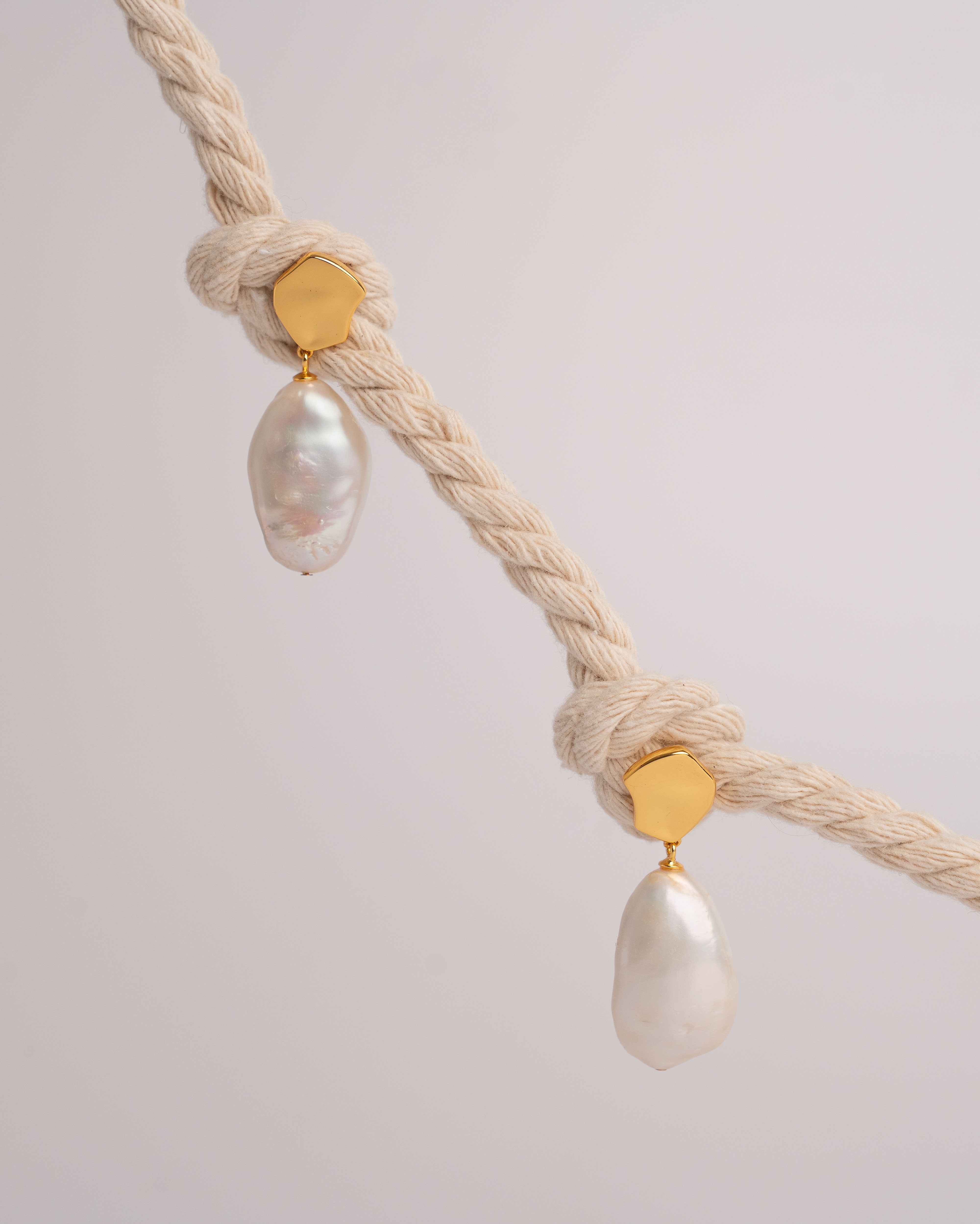 Pendientes de Perlas Barrocas Keshi y plata bañada en oro de mujer Secret & You