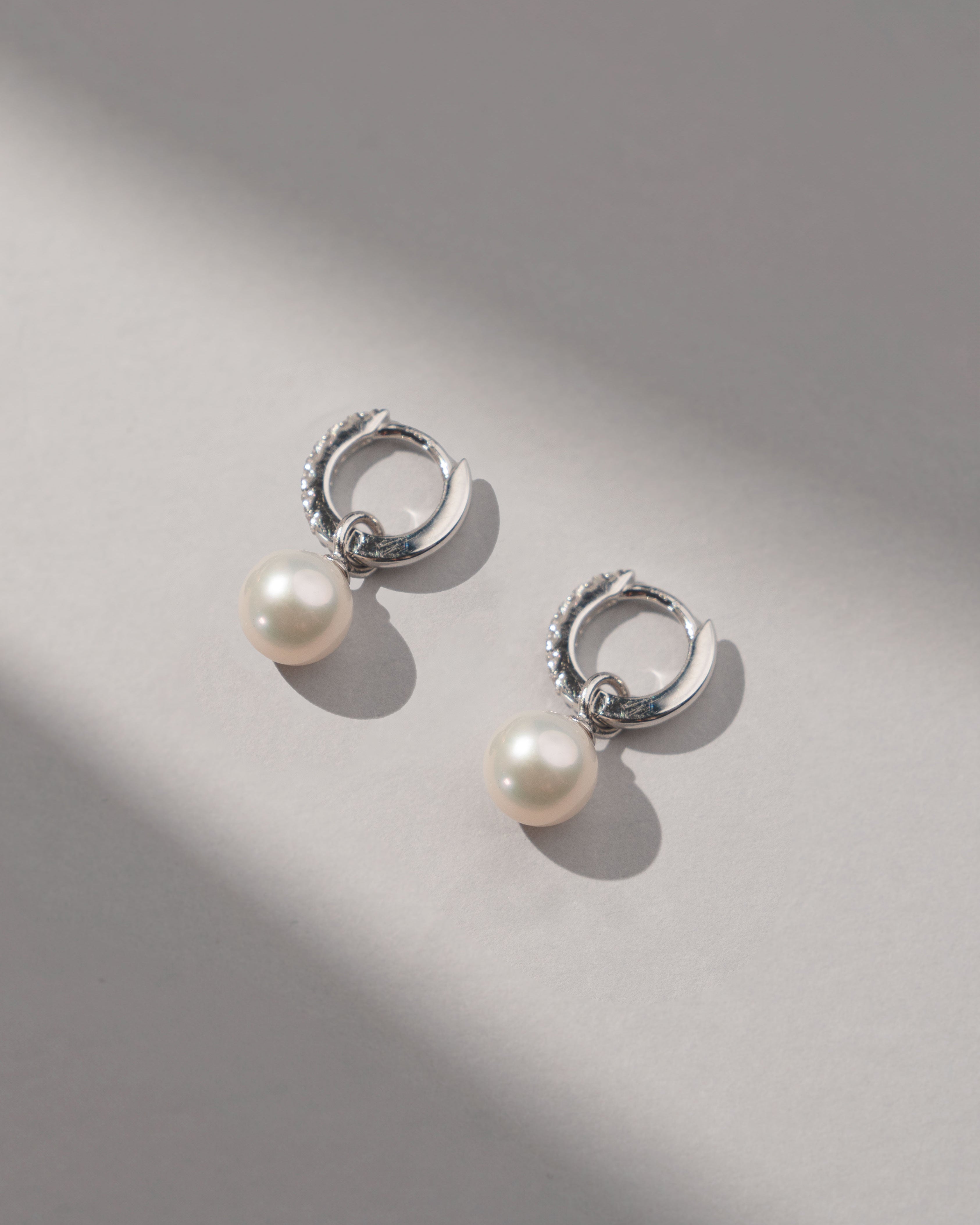 Aros de plata con circonitas y perla redonda 12mm