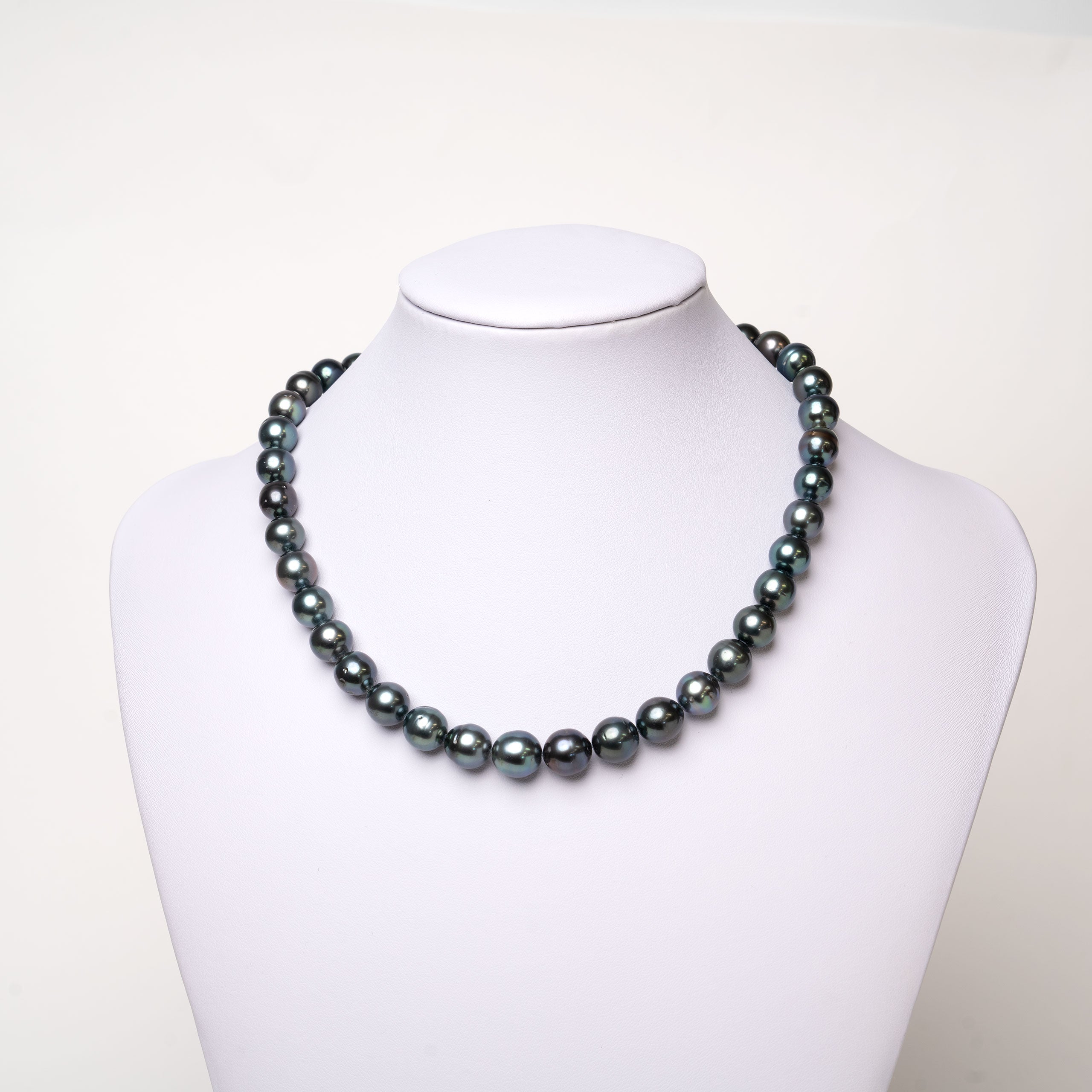 Collar de perlas cultivadas naturales Tahití redondas de 8,3 a 11 mm de color verde azulado