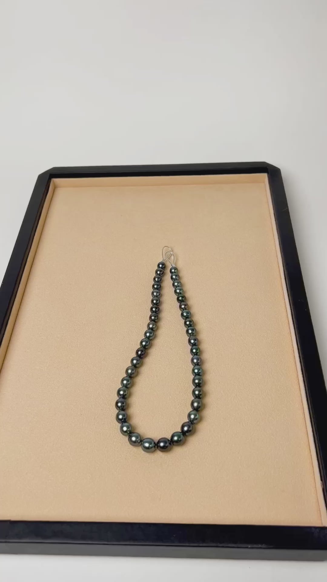 Collar de perlas cultivadas naturales Tahití redondas de 8,3 a 11 mm de color verde azulado