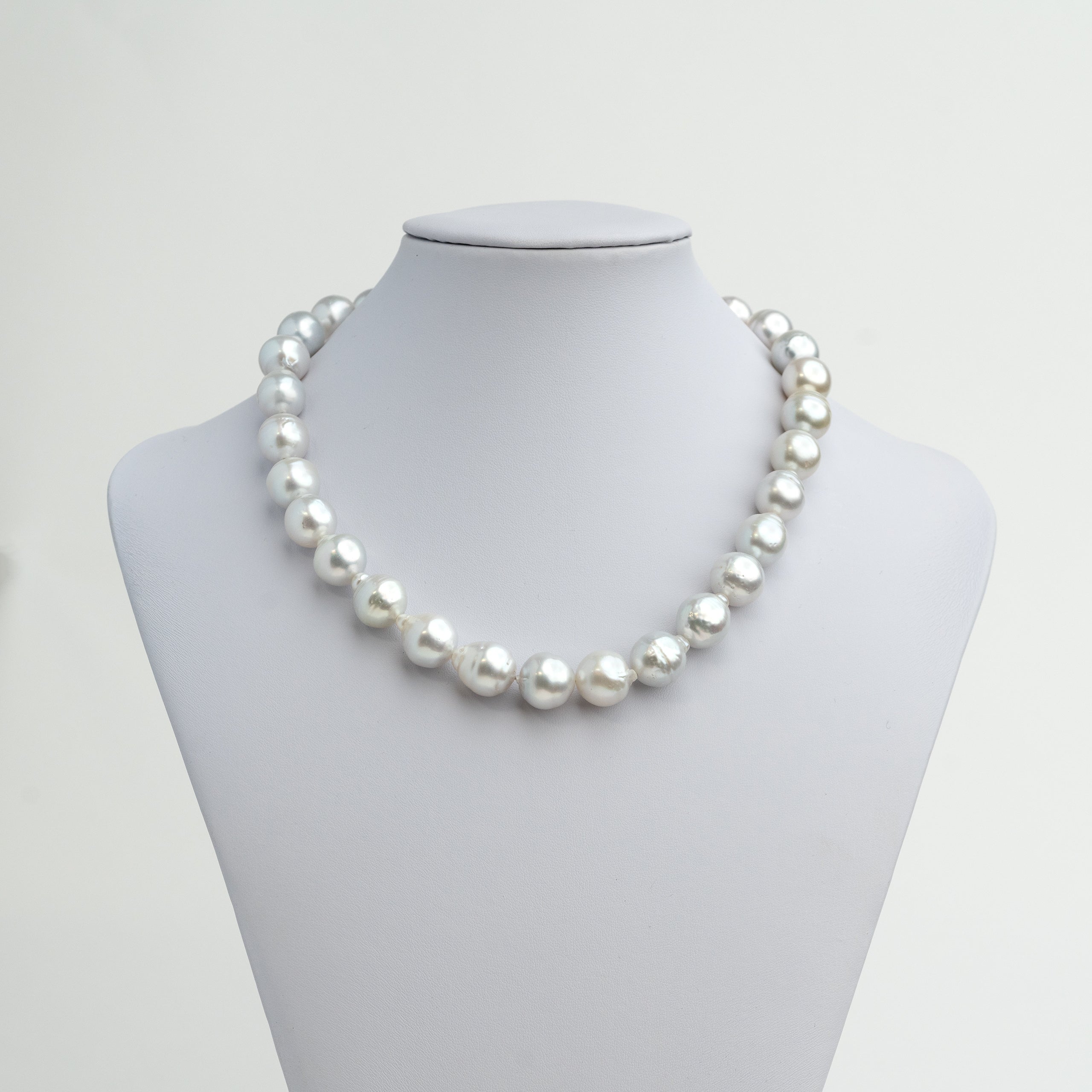 Collar de perlas australianas cultivadas naturales del mar del sur barrocas