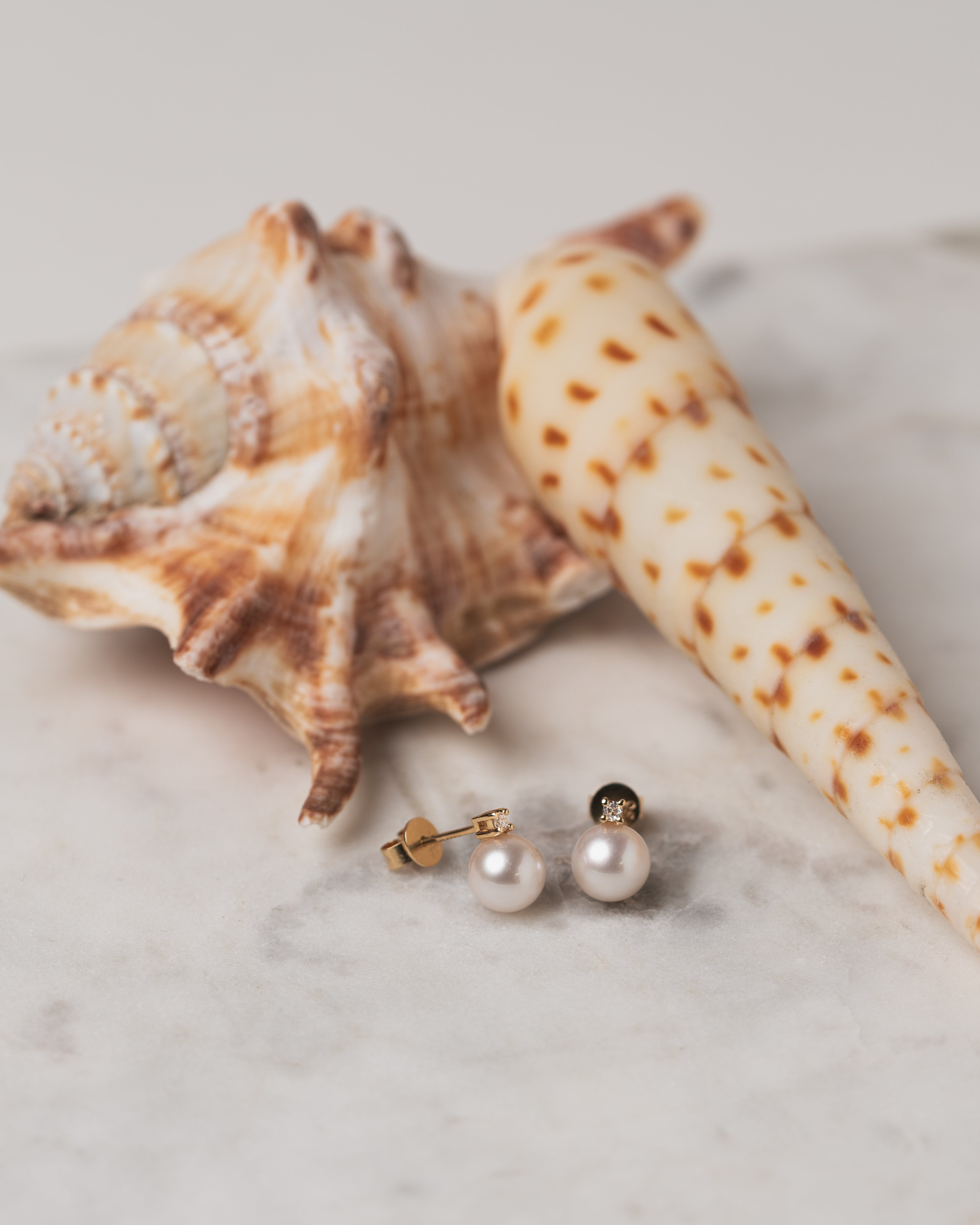 Boucles d'oreilles avec perles et diamants Tu y Yo Akoya en or 18 carats | 6,5 - 7 mm