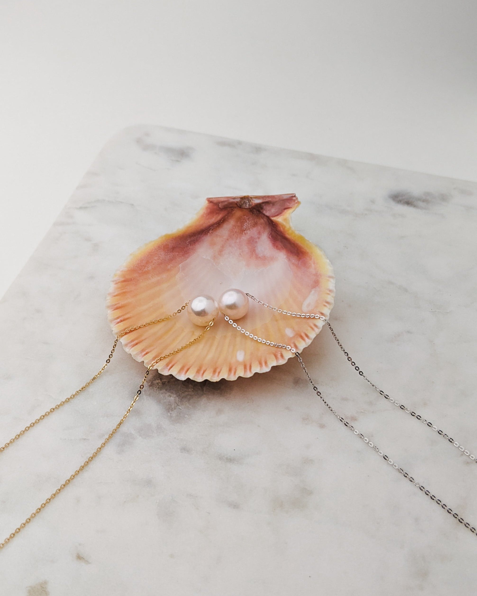 Colgante de Perla Akoya Redonda de 8,5mm en Oro de 18 k