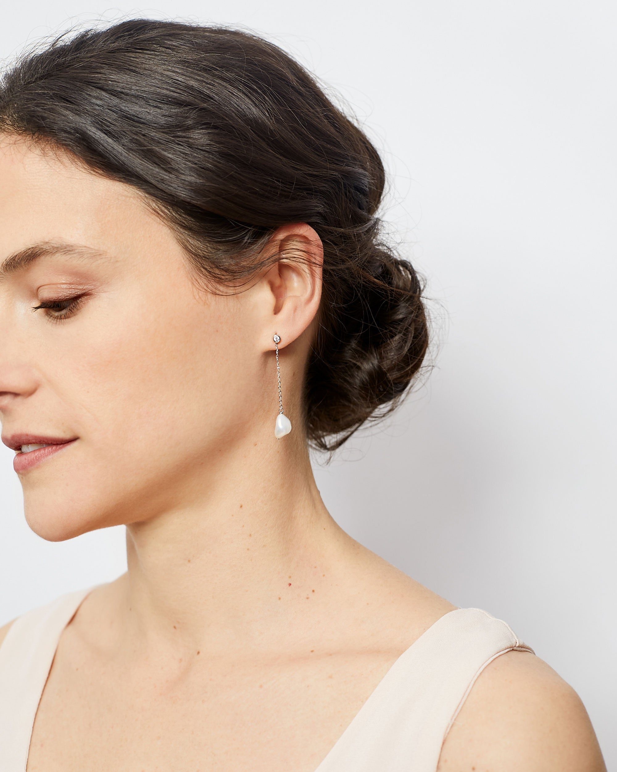 Pendientes de Perlas Keshi Cultivadas con Cadena de Plata de Ley y Circonita Secret & You