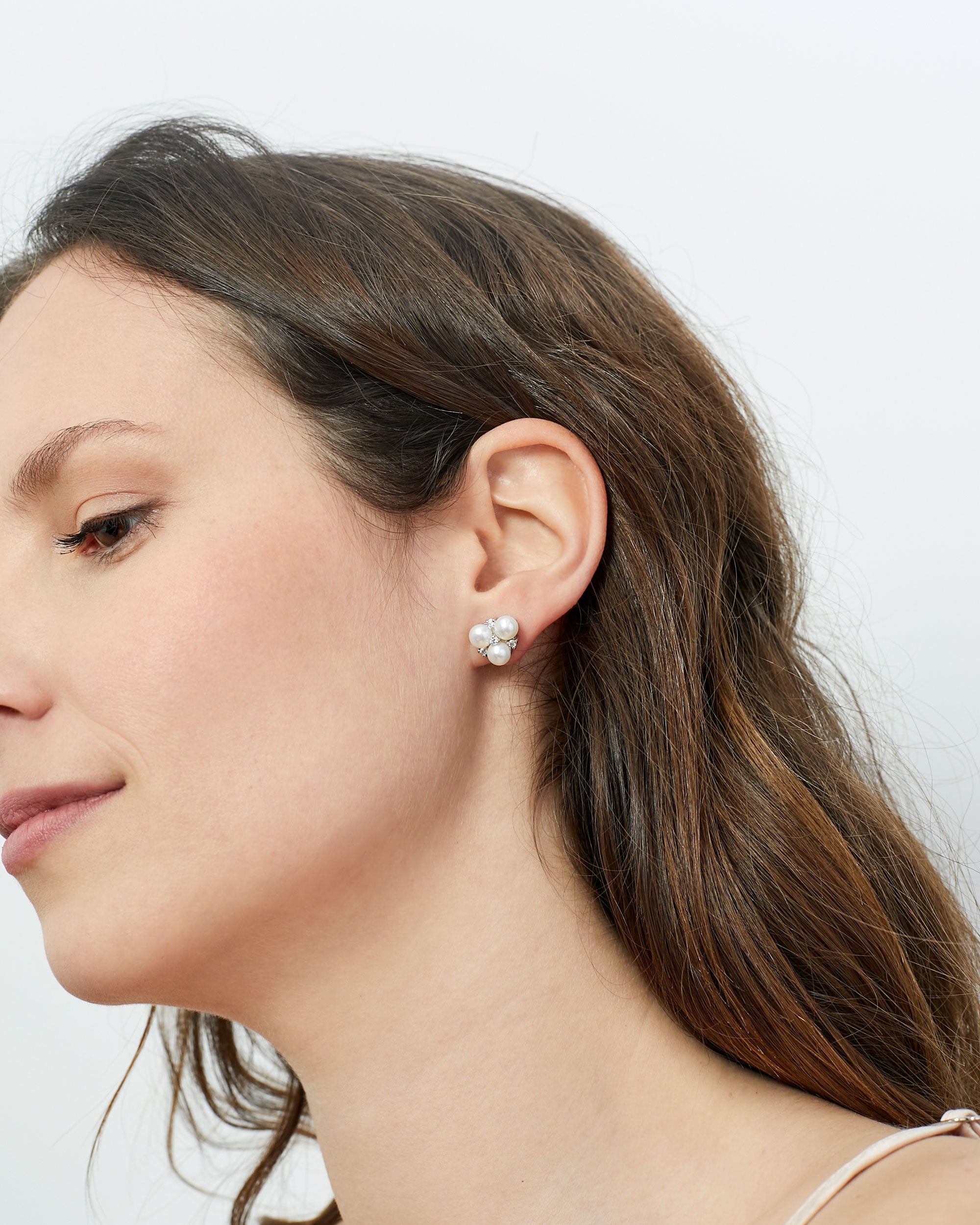 Pendientes de Mujer con Tres Perlas Botón Cultivadas y Circonitas Secret & You