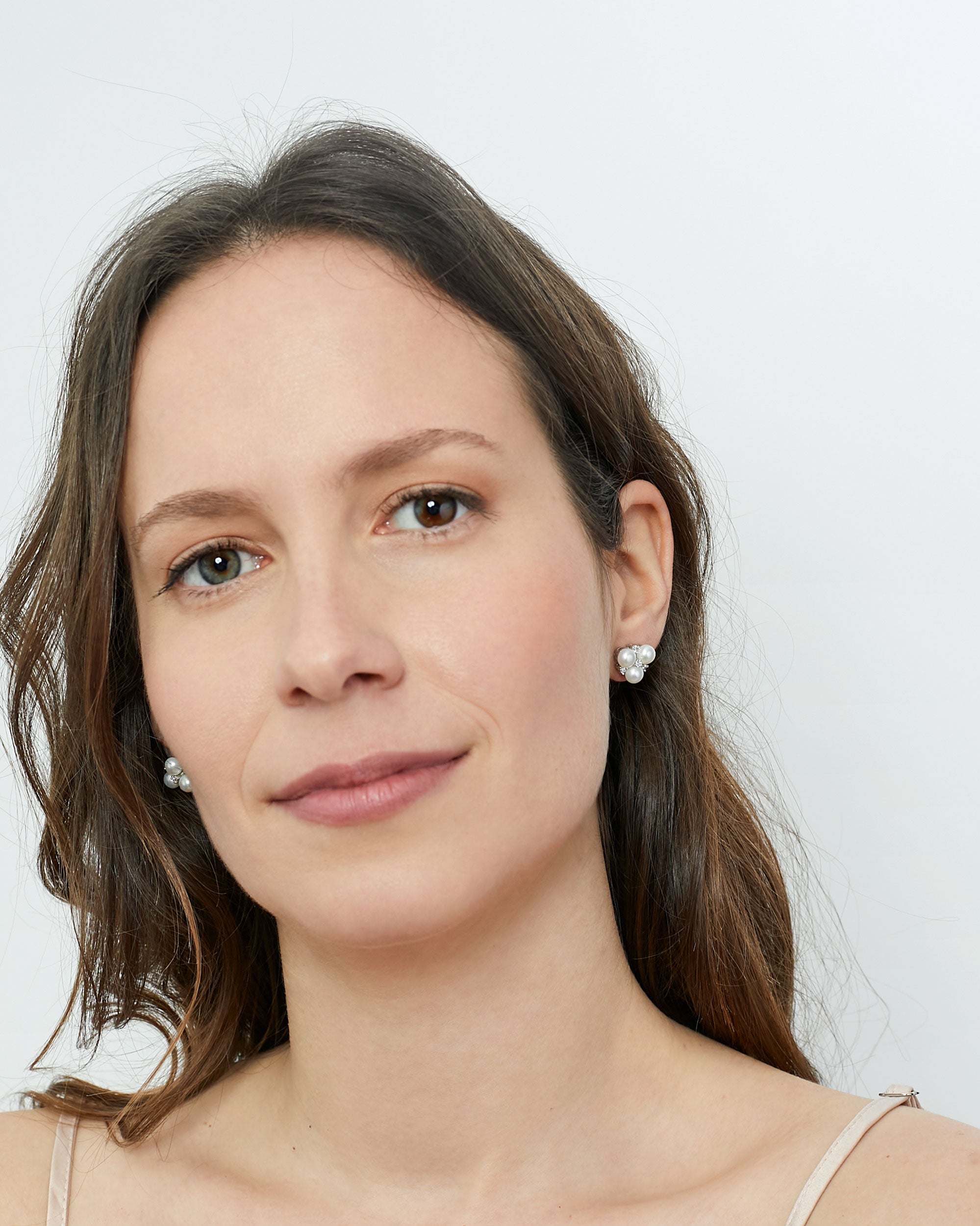 Pendientes de Mujer con Tres Perlas Botón Cultivadas y Circonitas Secret & You