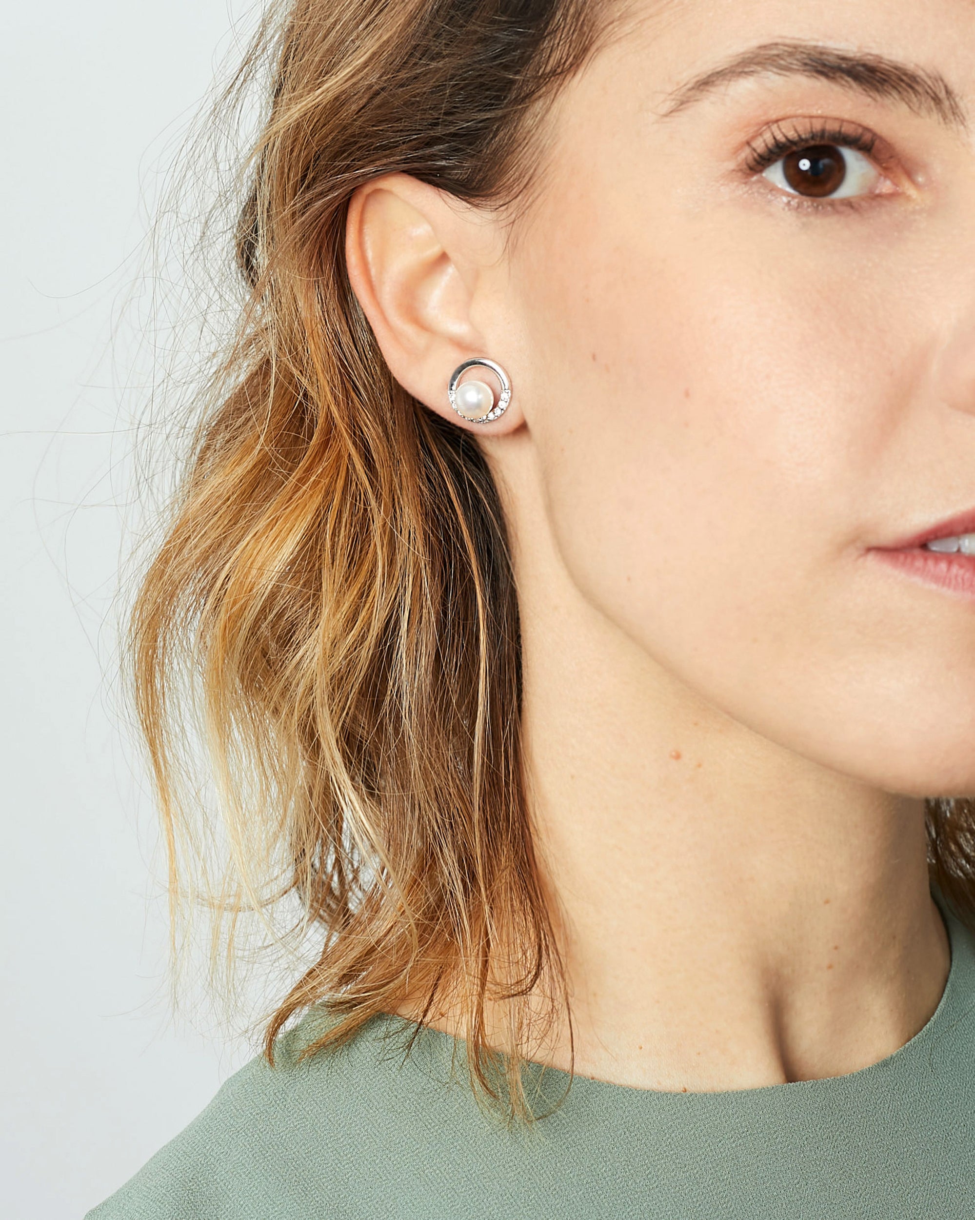 Pendientes de mujer Perlas Botón Cultivadas de Plata de Ley con Circonitas Secret & You