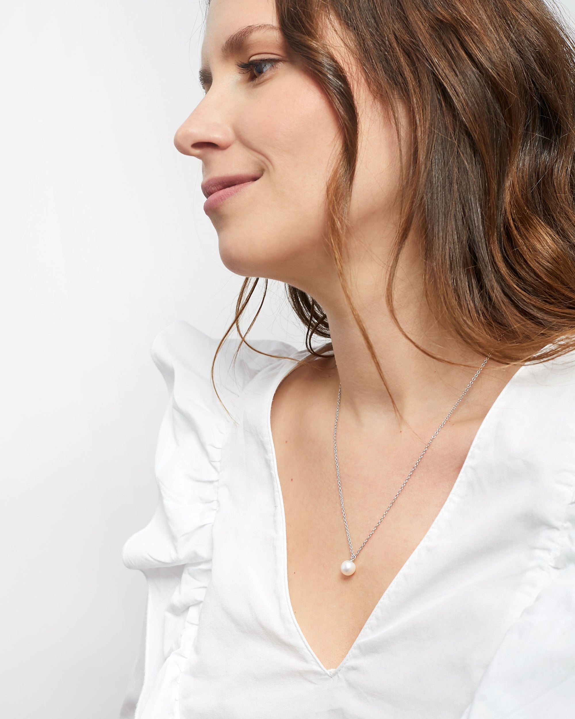 Colgante Perla de Agua Dulce Redonda de 8 - 8,5 mm y Plata de ley Secret & You