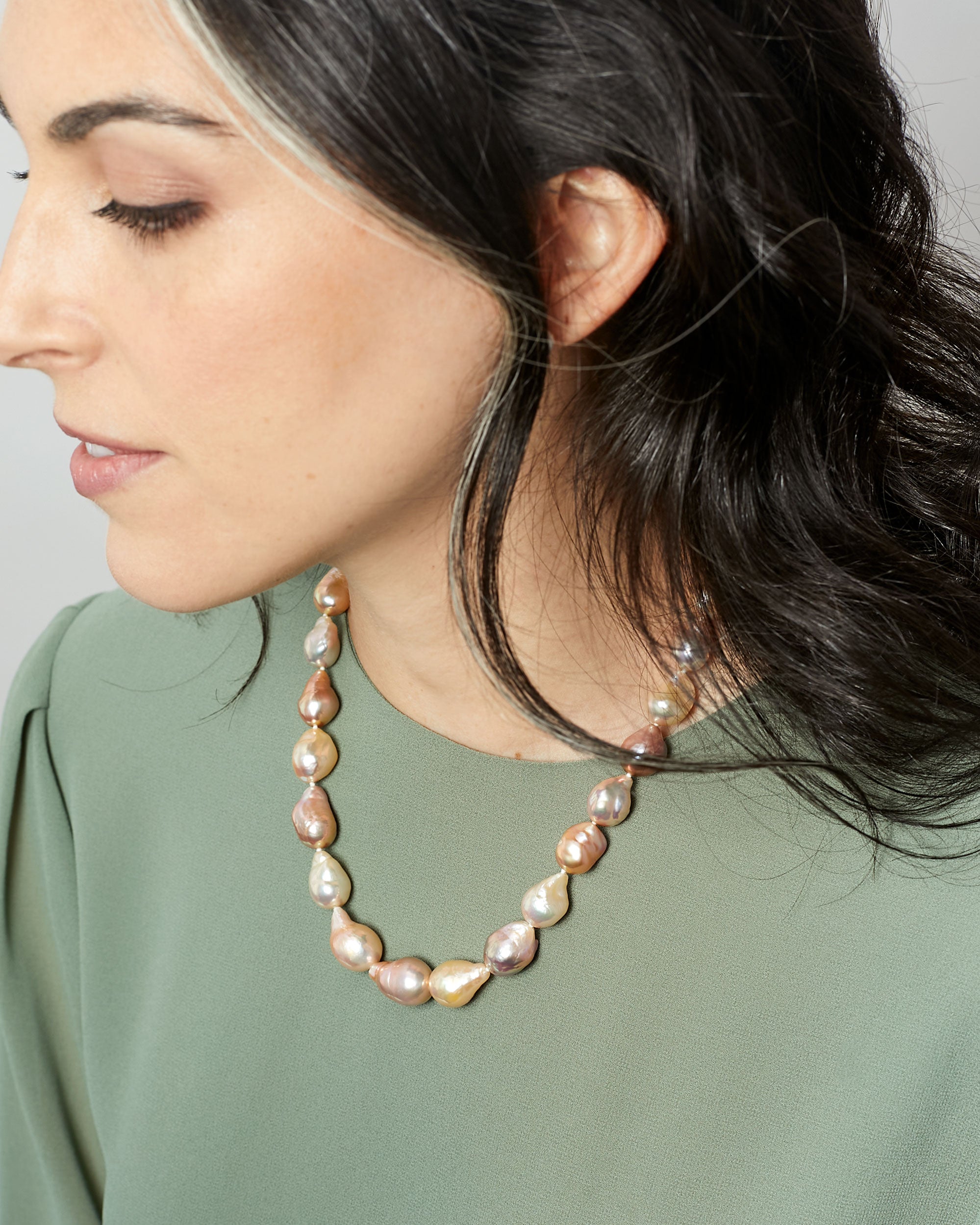 Natürliche mehrfarbige barocke Süßwasserperlenkette, 11-13 mm und 45 cm lang
