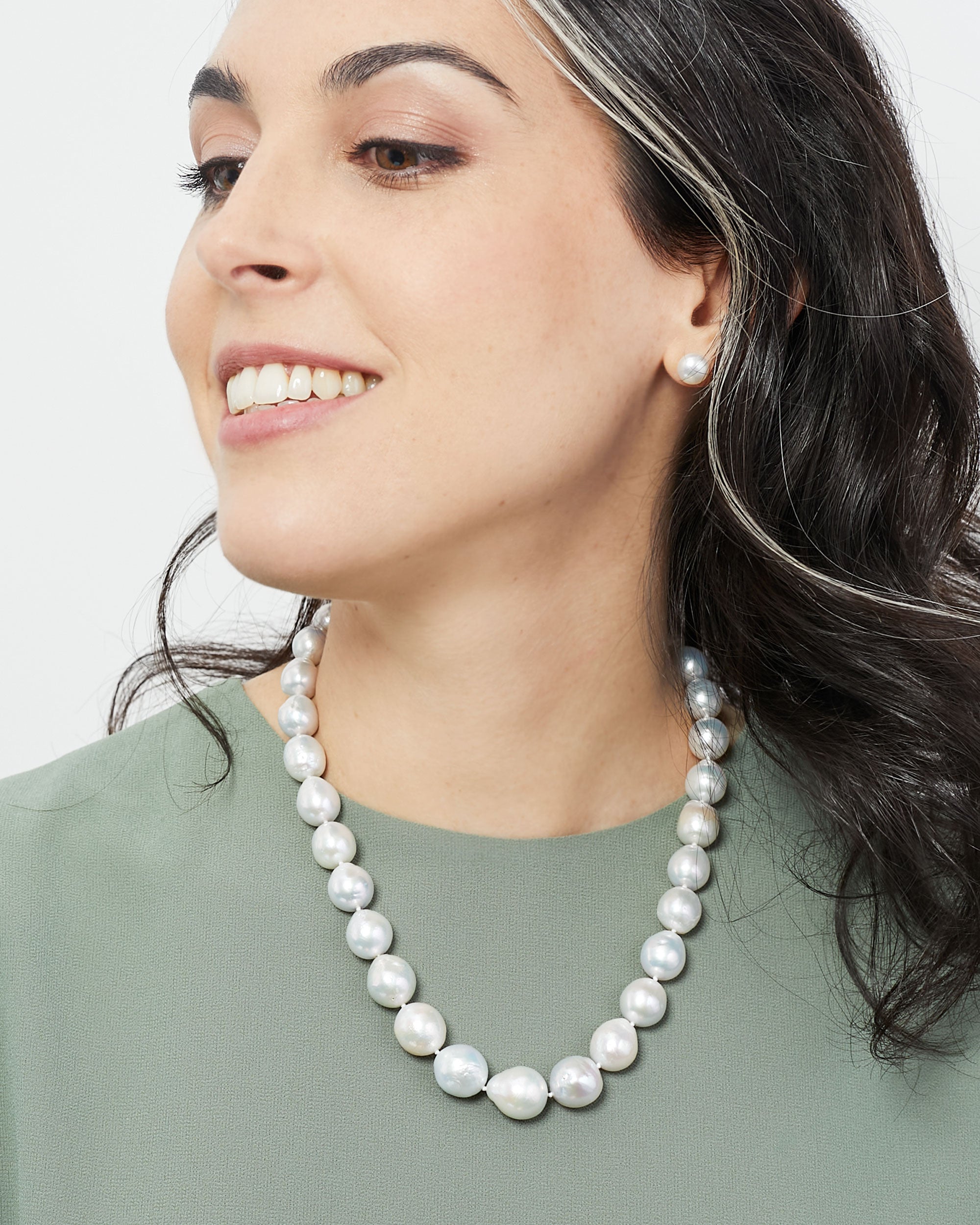 Collar de Perlas Cultivadas de Agua Dulce Semi-Barrocas de 10-14 mm Secret & You