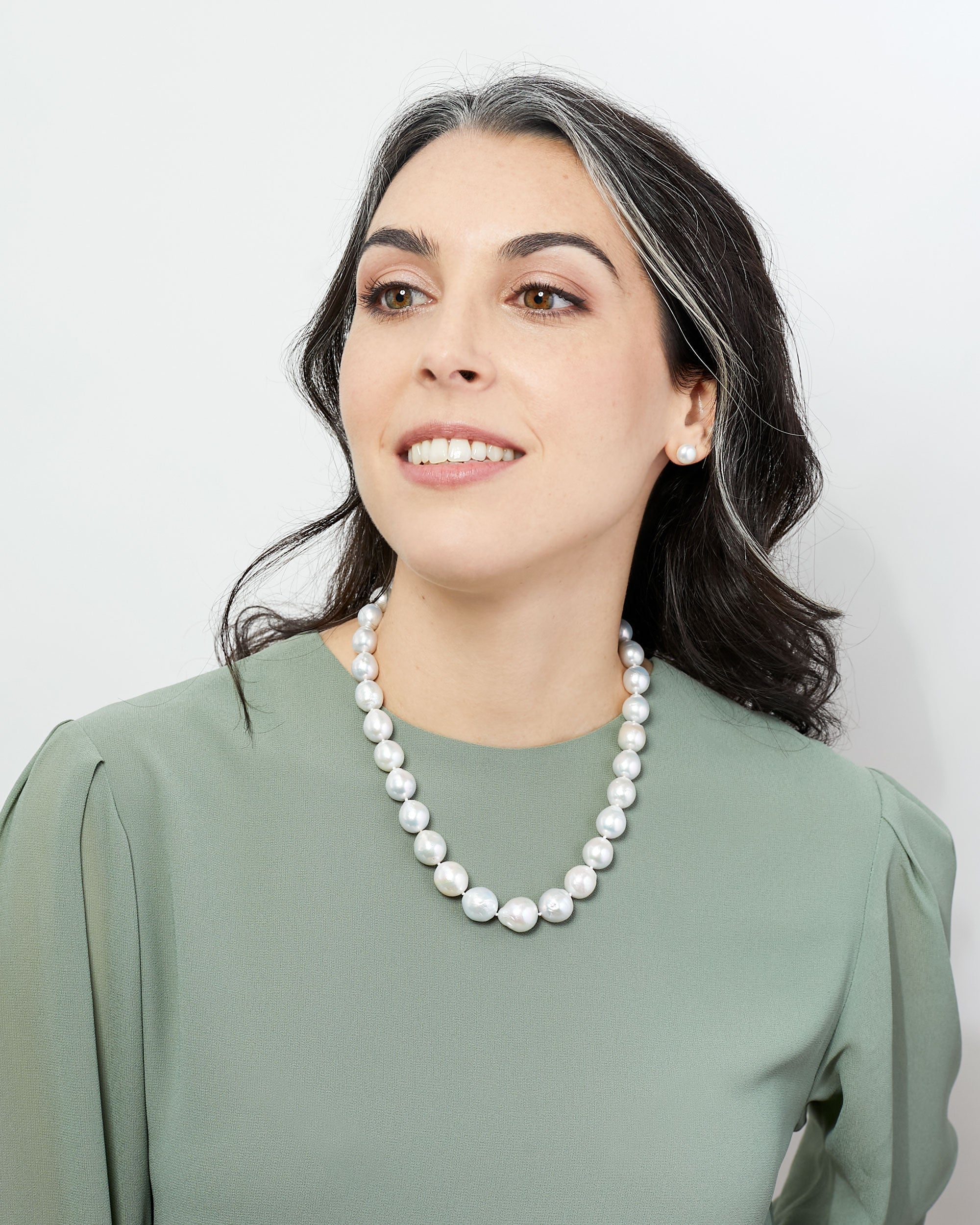 Collar de Perlas Cultivadas de Agua Dulce Semi-Barrocas de 10-14 mm Secret & You