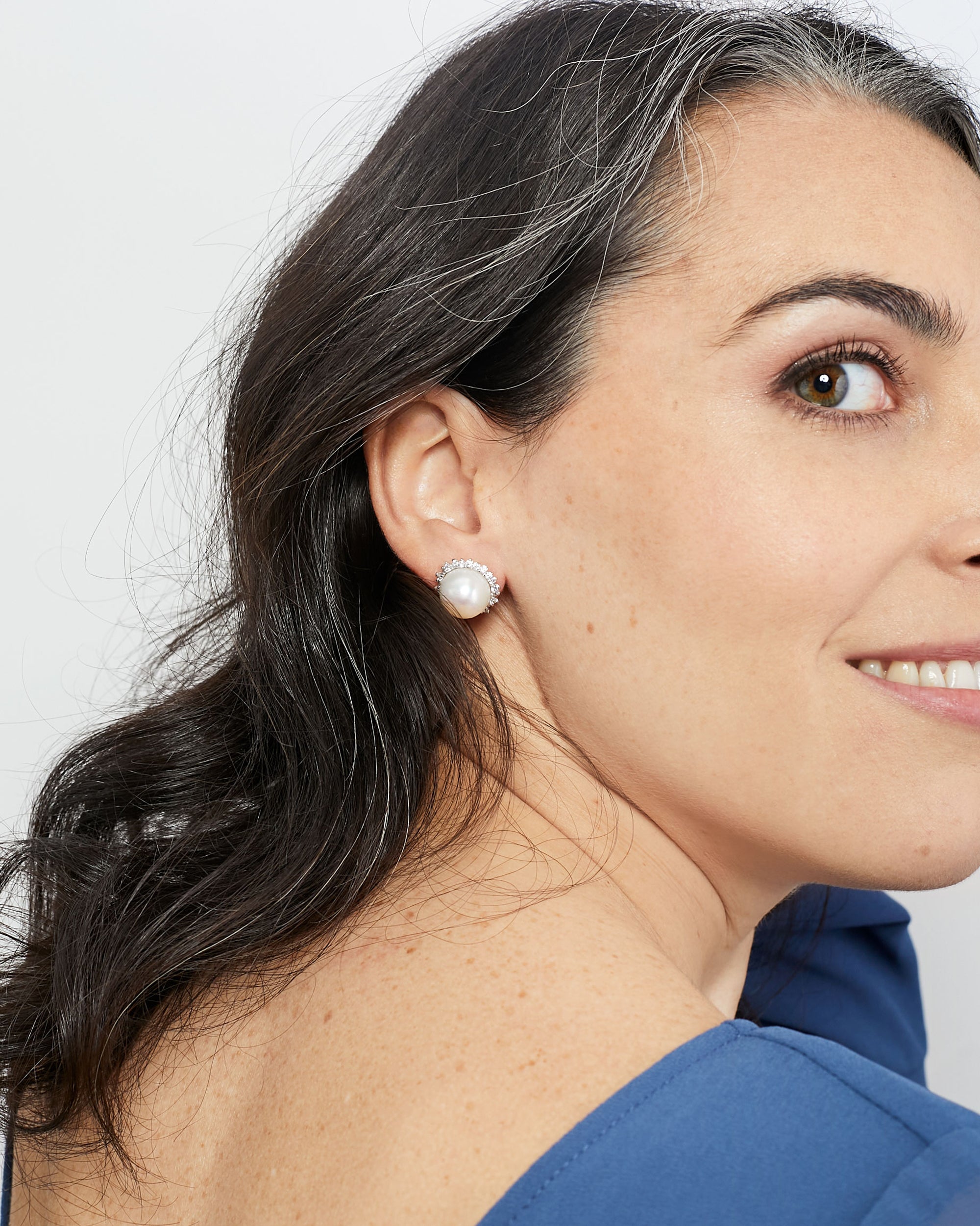 Pendientes de Perlas Botón Rodeados de Circonitas Secret & You