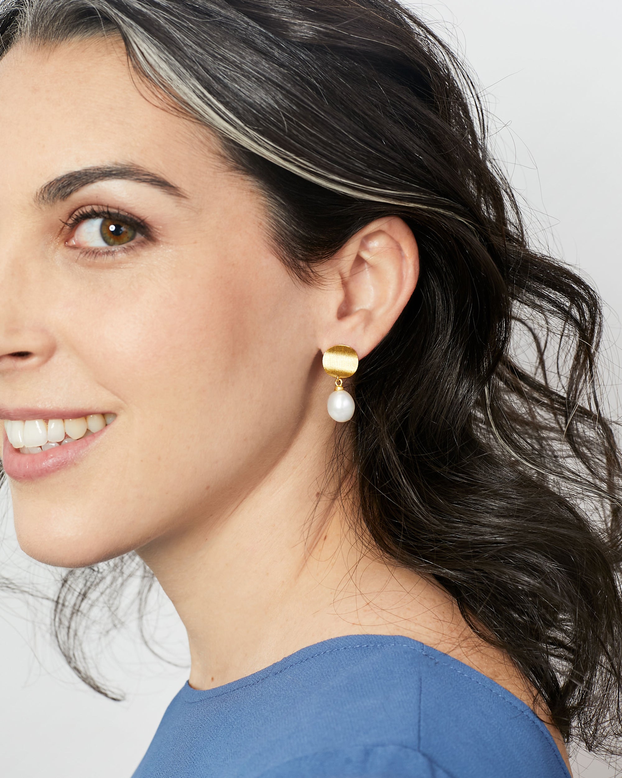 Pendientes de Perlas Barrocas con Placa de Plata Bañada en Oro Secret & You